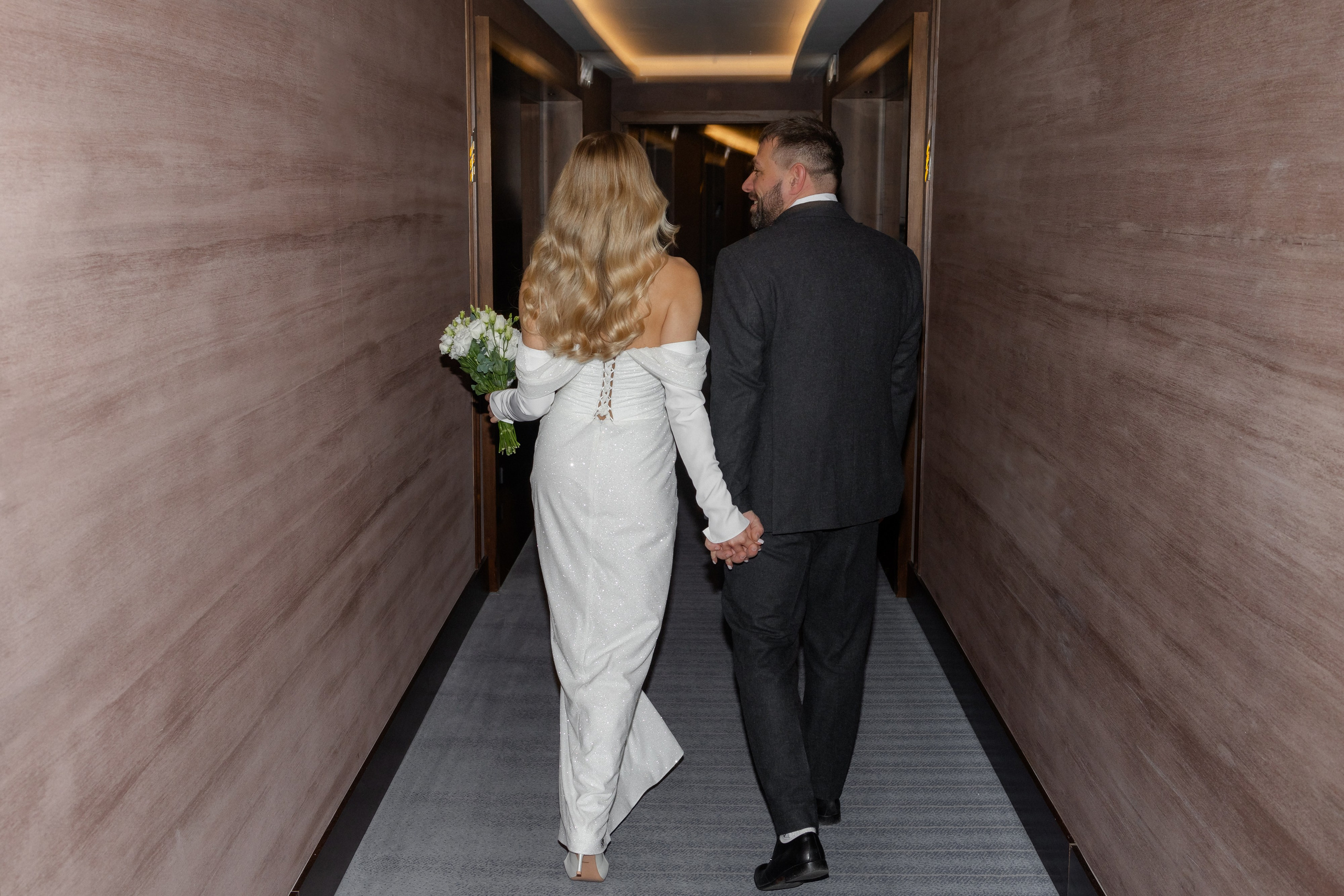 Свадебная фотосессия в отеле Марриот в Минске (Minsk Marriott Hotel). Свадебный фотограф в Минске/Беларуси Сергей Спиридонов