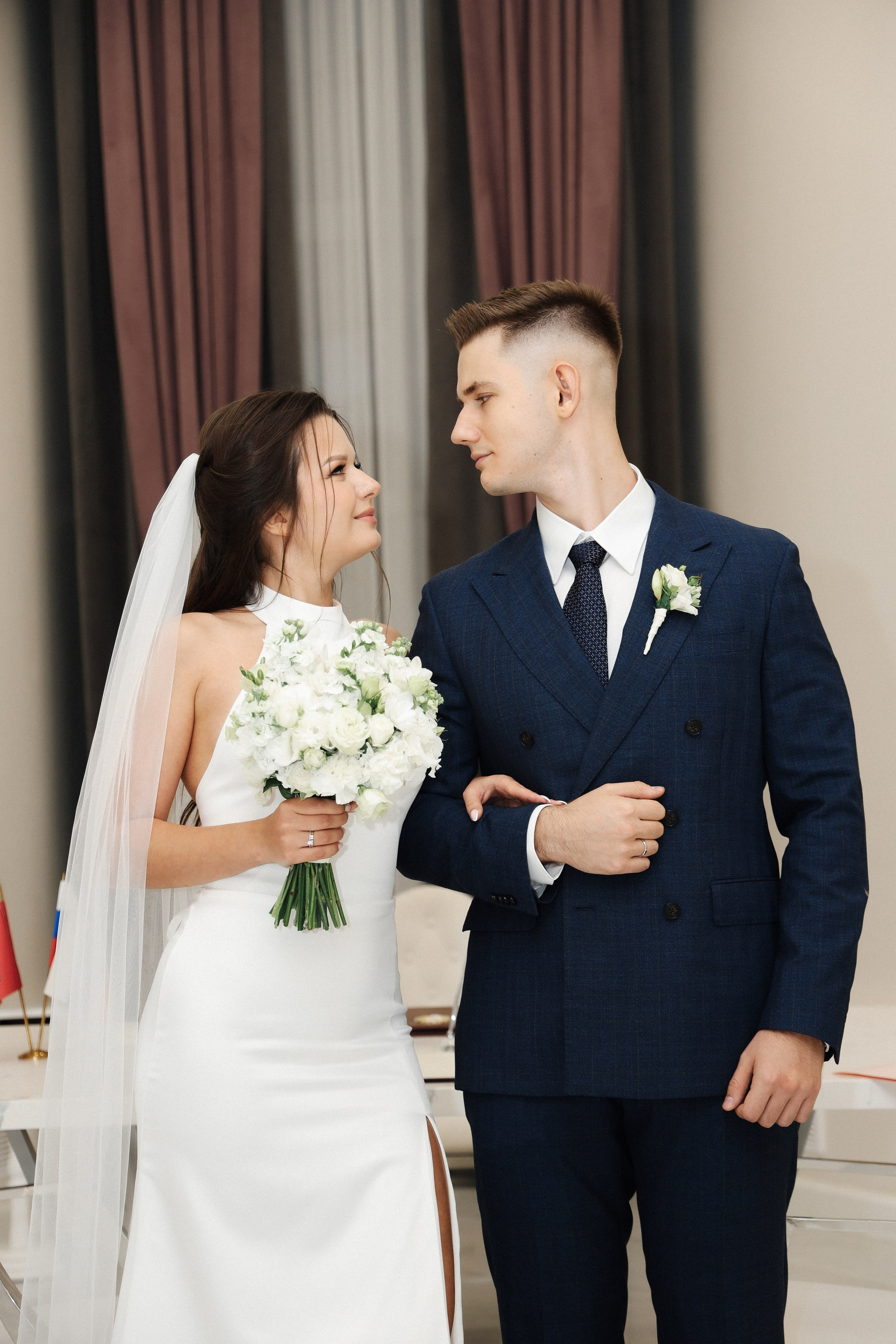 М. + В. Таганский загс, студийная лавстори. Семейный и lovestory фотограф в Москве Светлана Коняхина