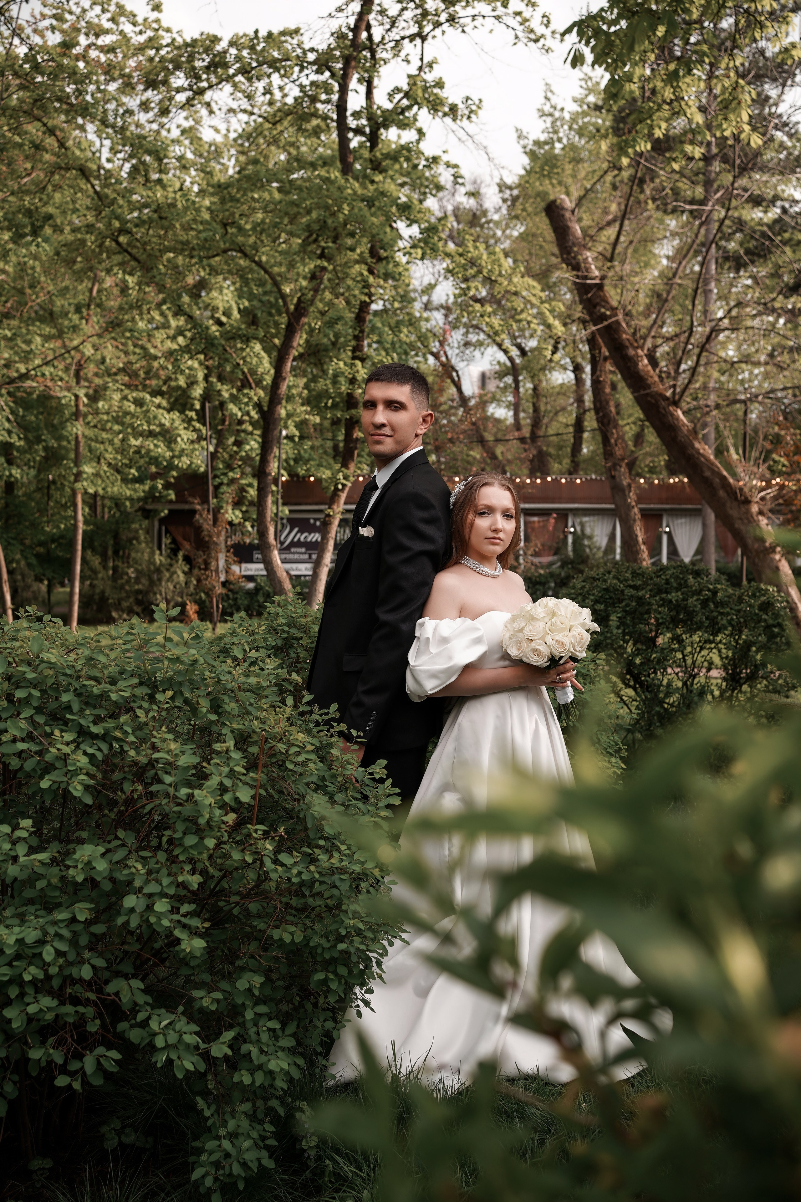 Свадебная прогулка Жанны и Рамиса в парке имени Октябрьской революции. Свадебный фотограф в Ростове-на-Дону. Таинство Крещения и Венчания, семейные фотосессии. Алёна Чёботова