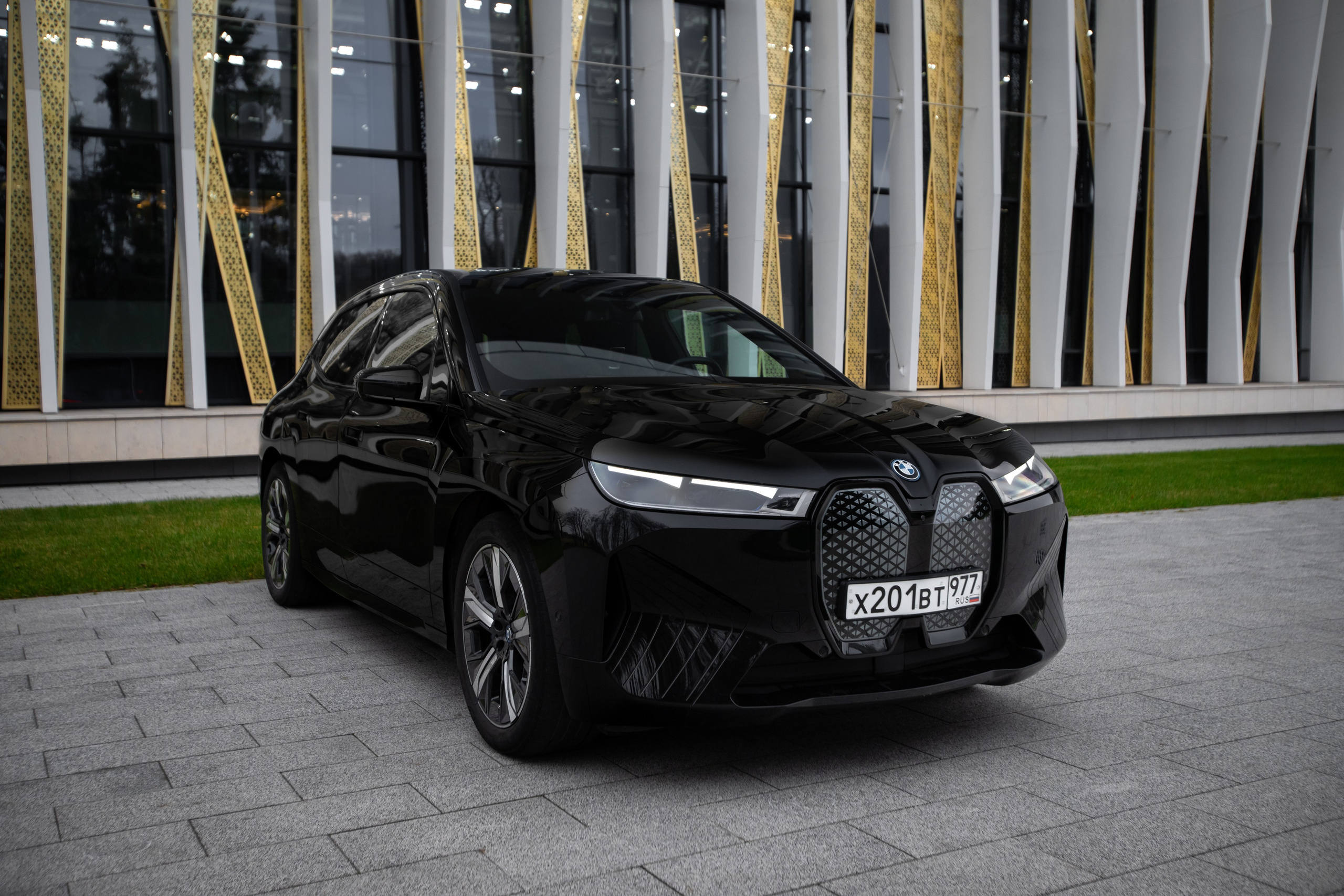 BMW iX. Автомобильный фотограф в Москве Андрей Емельянов