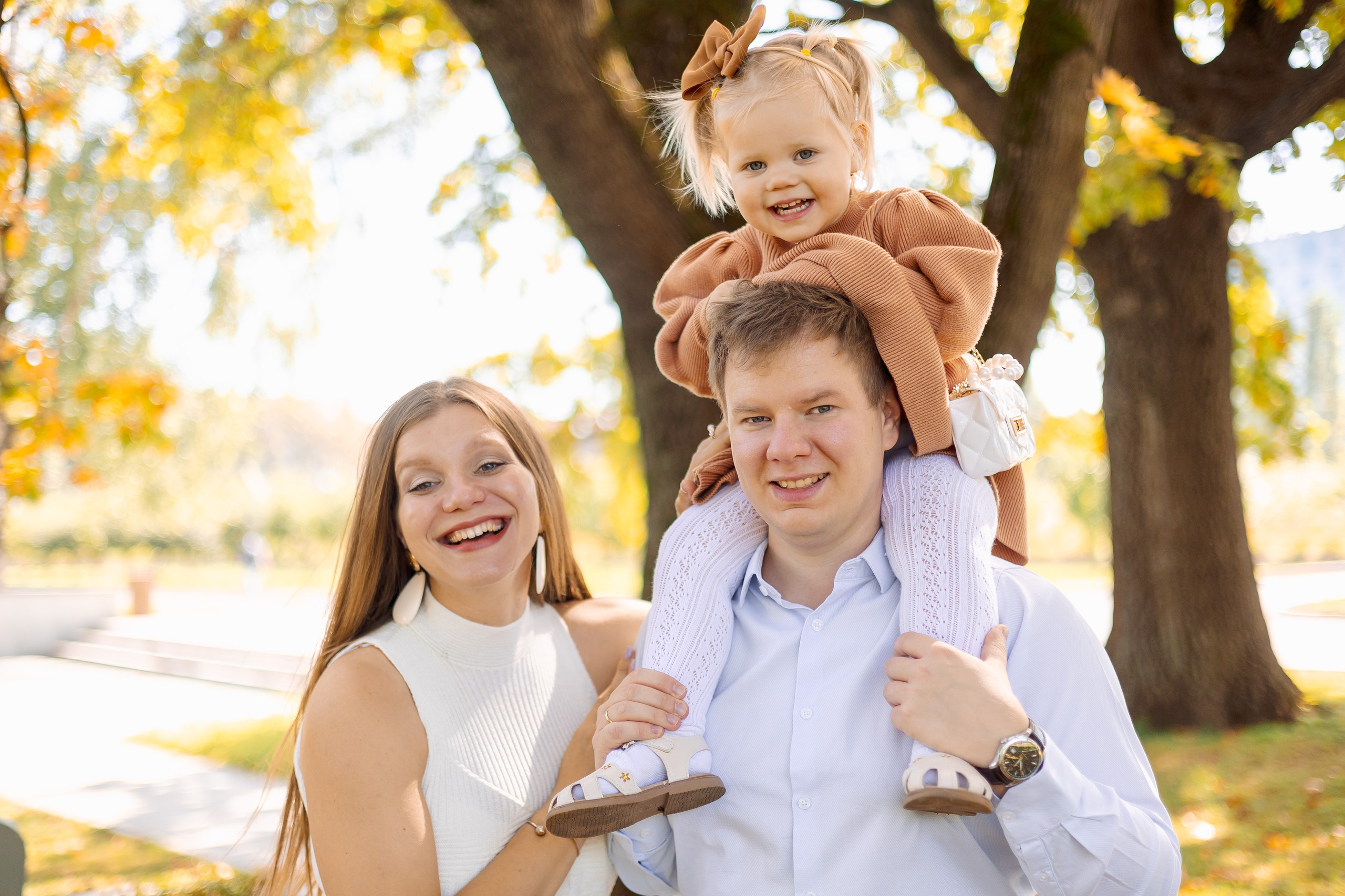 У папы на плечах