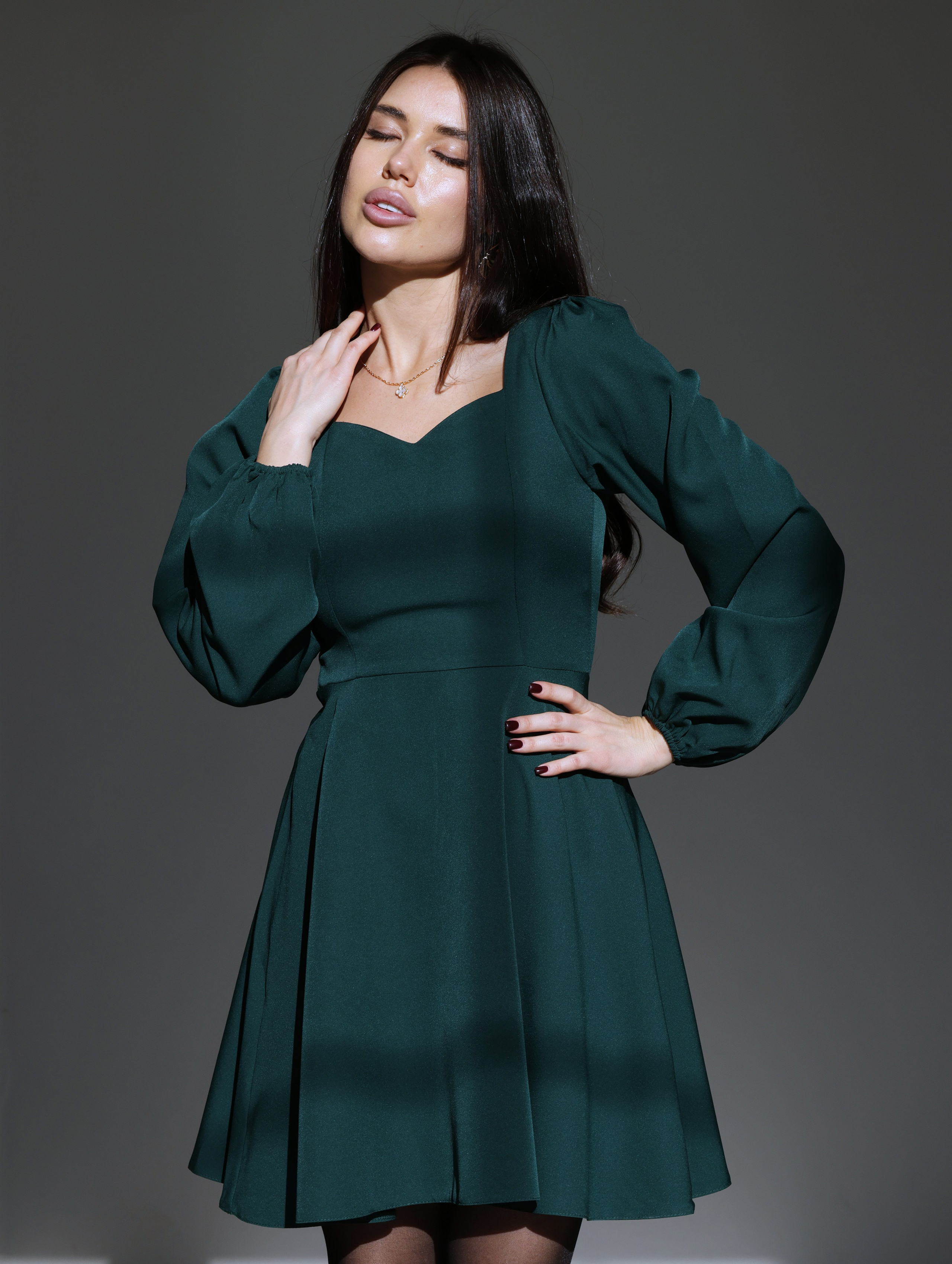 Платье изумрудное Belle Ame. Фото съемка товаров для макретплейсов Воронеж