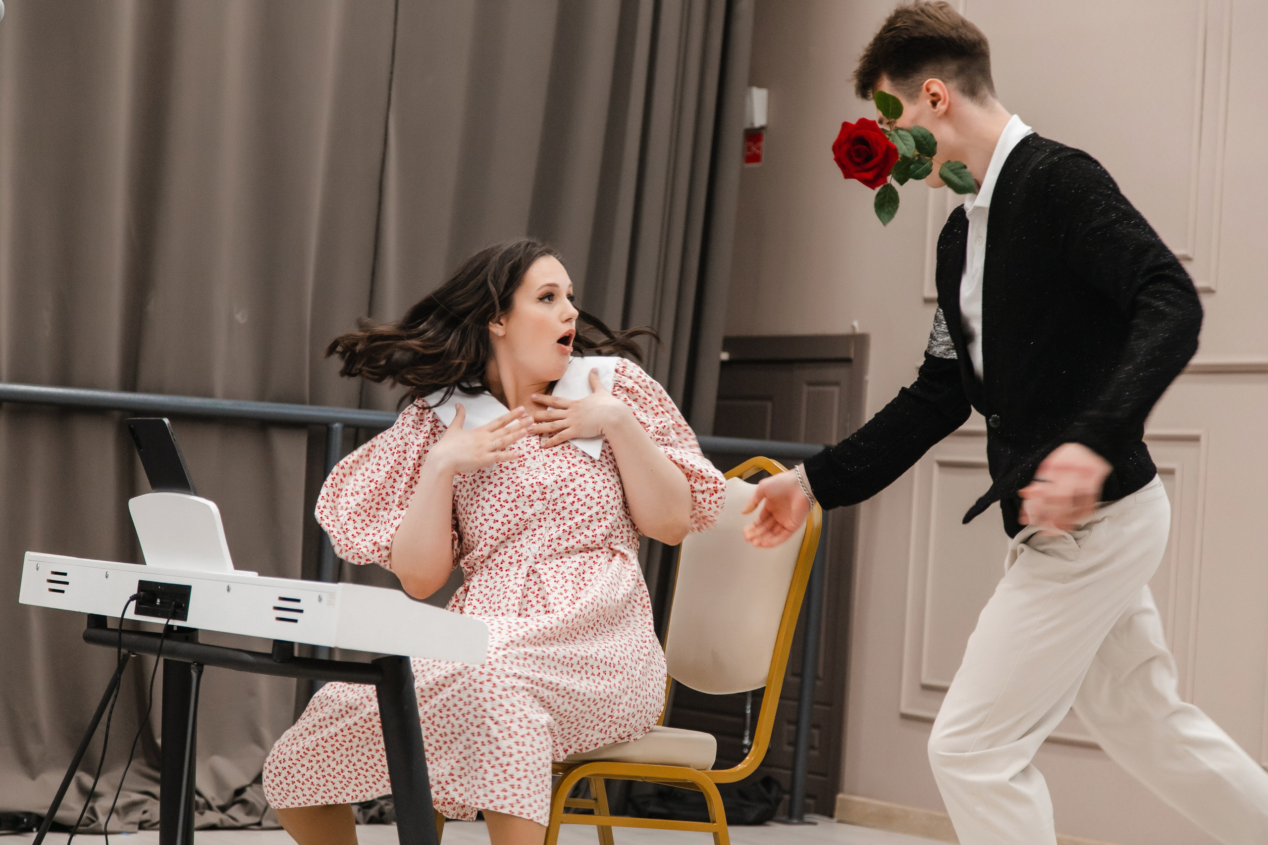 Дамский клуб 17 мая 2025. Роман Урумбаев фотограф Нижневартовск