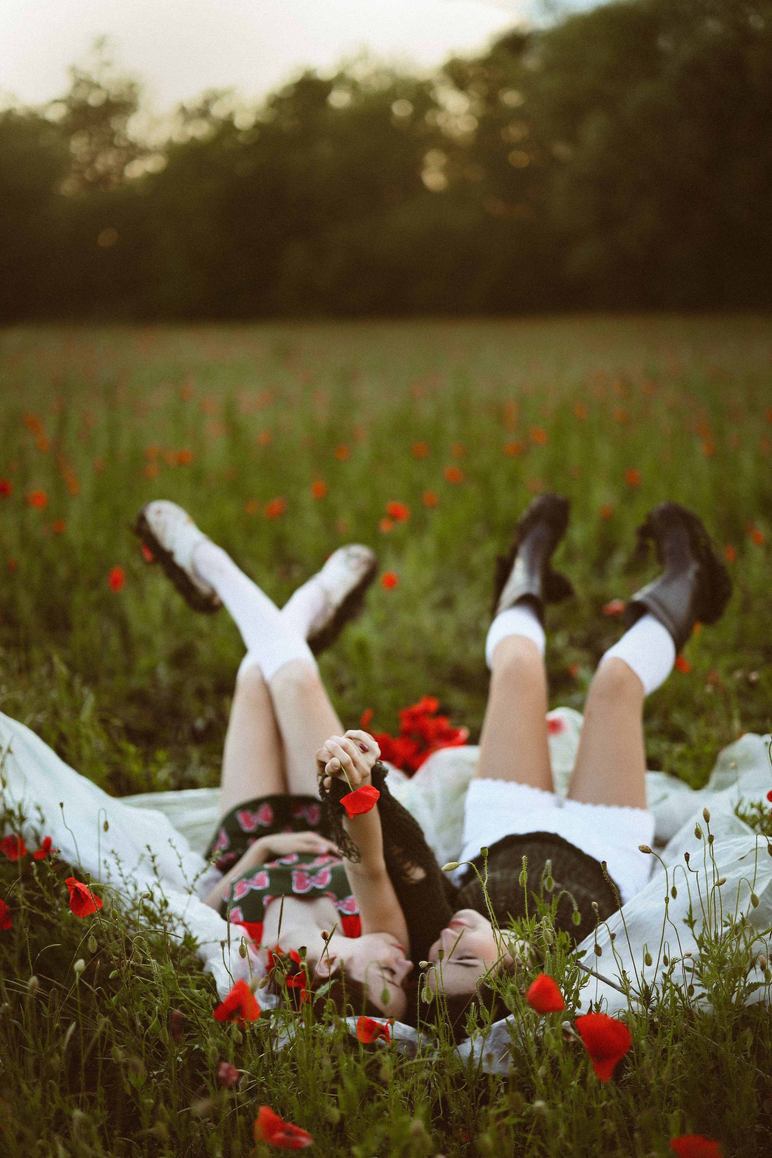 Фотосессия девочек в поле маков. Свадебный и семейный фотограф в Абхазии Жанна Соснина