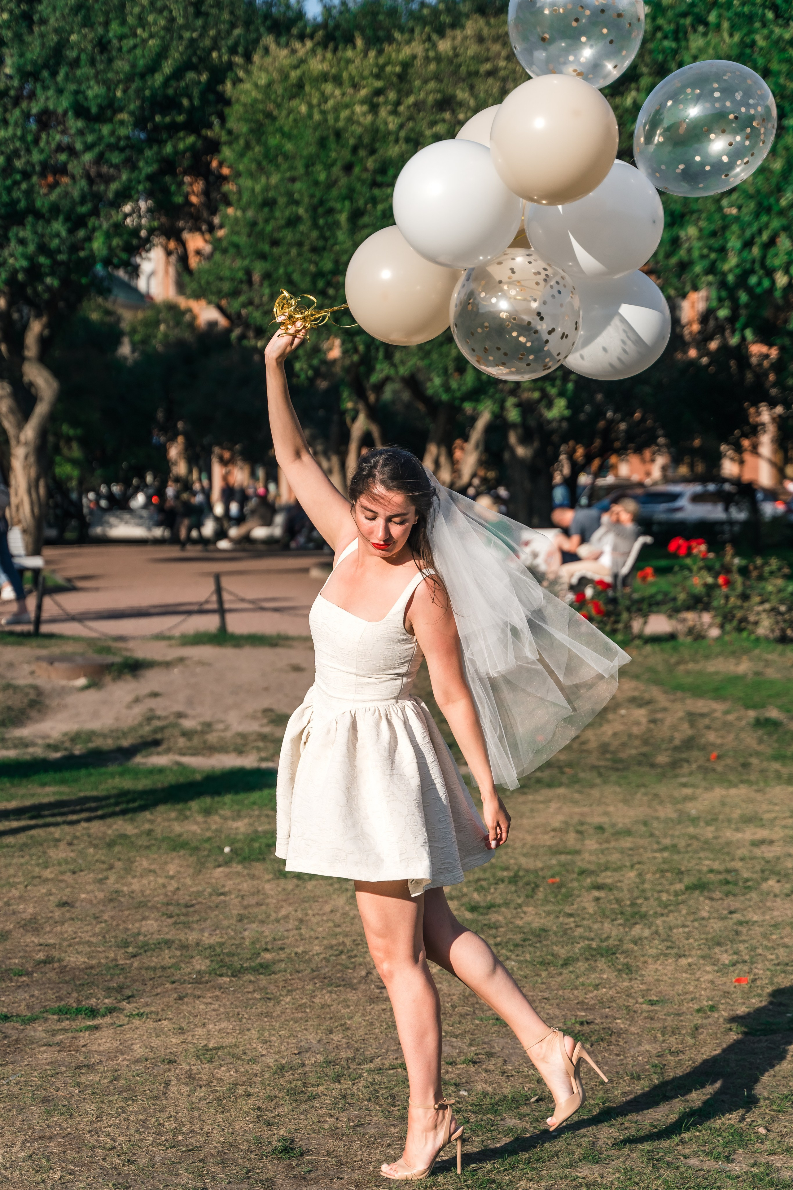 Фотосъемка девичника, встреча девушек, веселые женские портреты