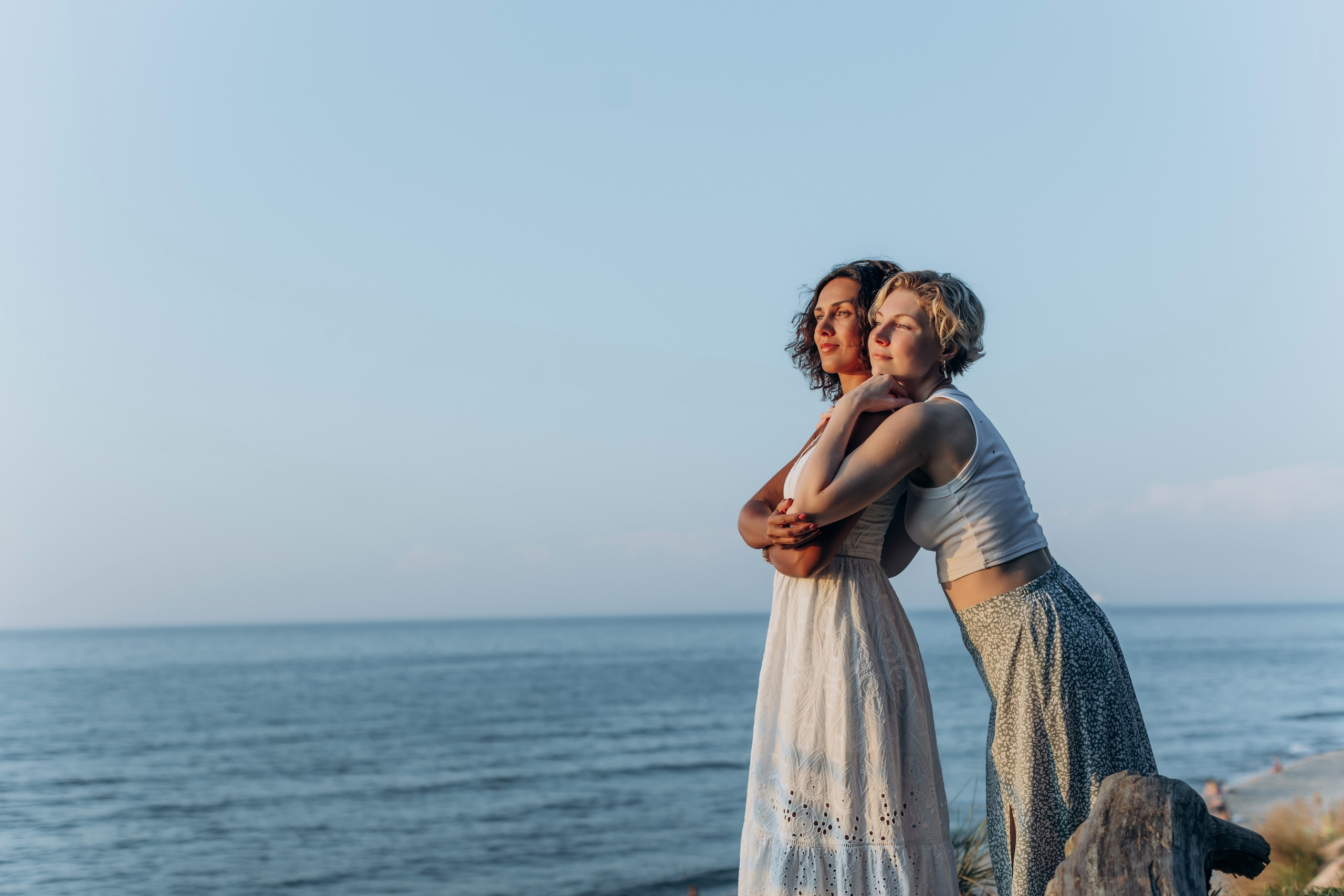 Подруги Пионеский Сосновый бор закат. Фотограф в Калининграде свадебная фотография, репортажная, фотосессии