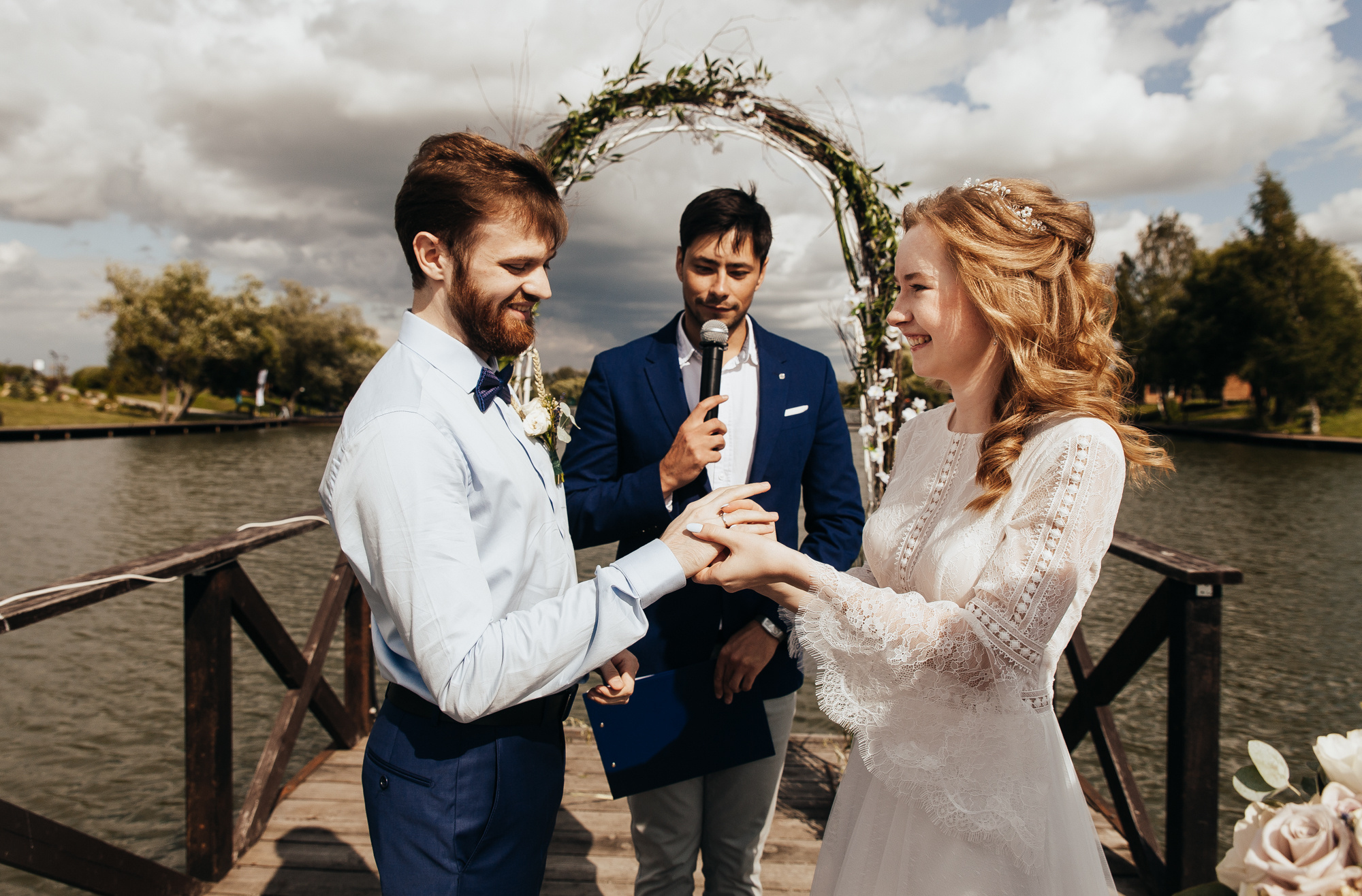 Свадебная фотоссессия в лесу. Свадебный и семейный фотограф в Москве Андрасюк Елена