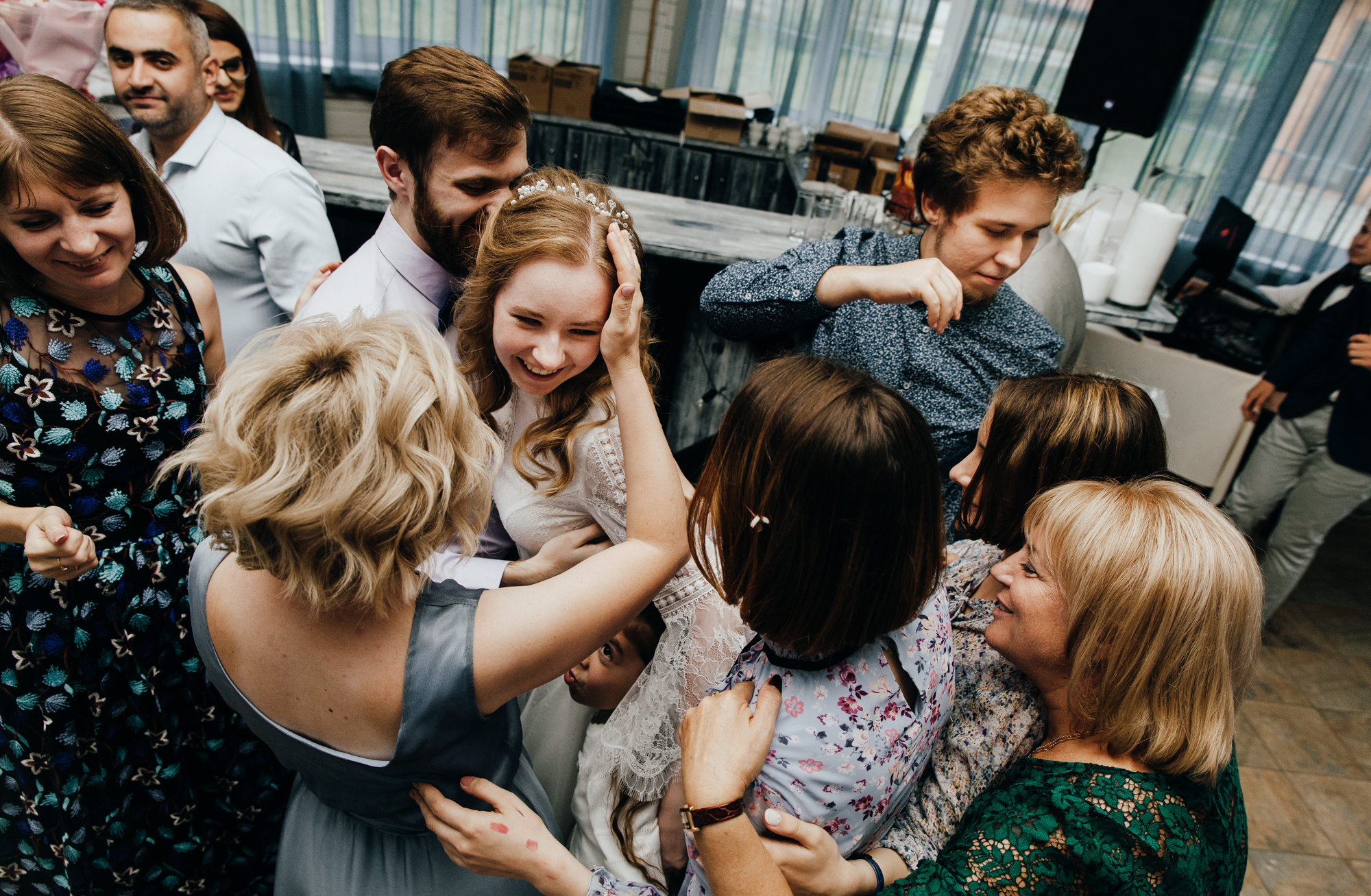 Свадебная фотоссессия в лесу. Свадебный и семейный фотограф в Москве Андрасюк Елена