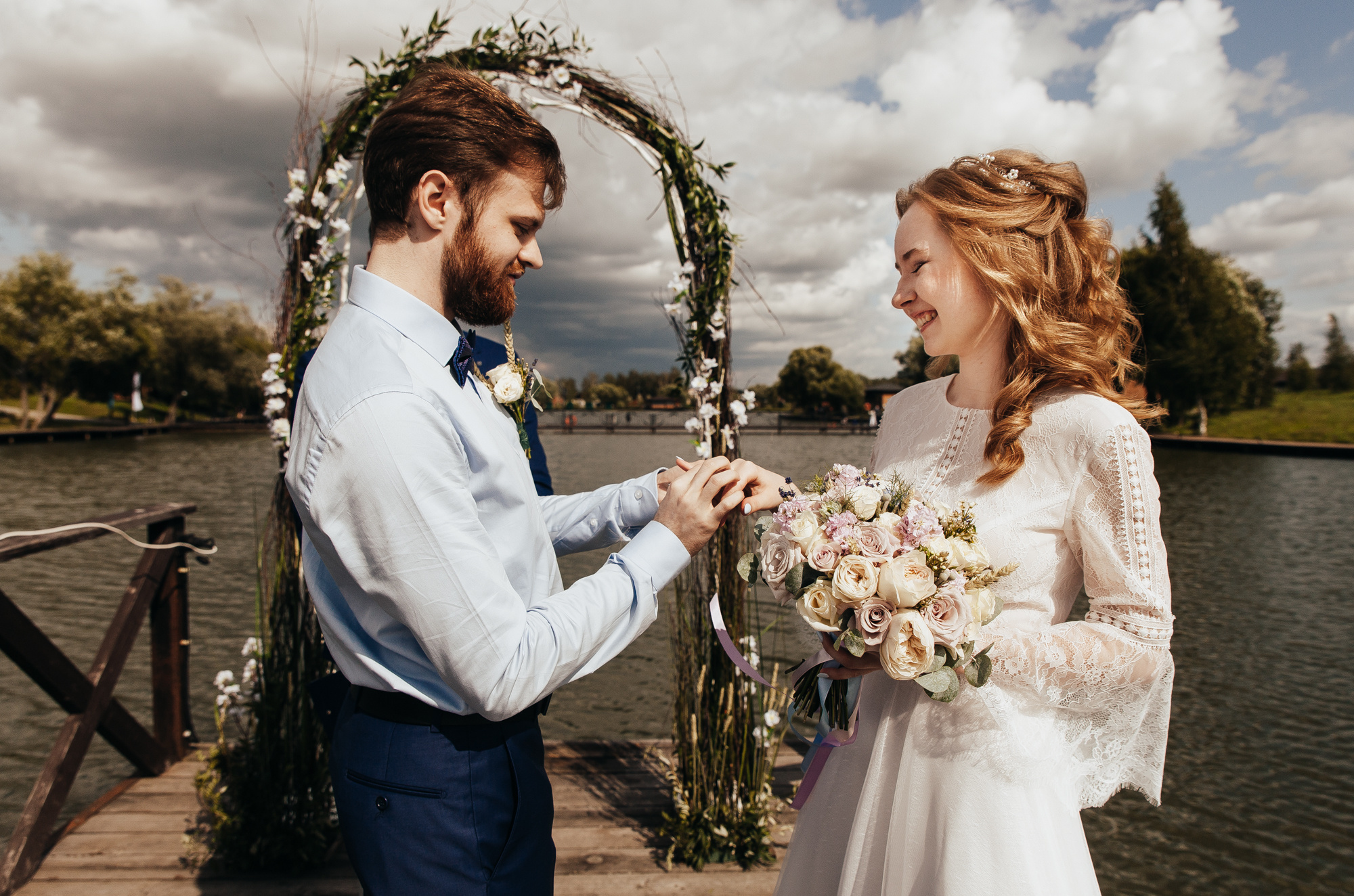 Свадебная фотоссессия в лесу. Свадебный и семейный фотограф в Москве Андрасюк Елена