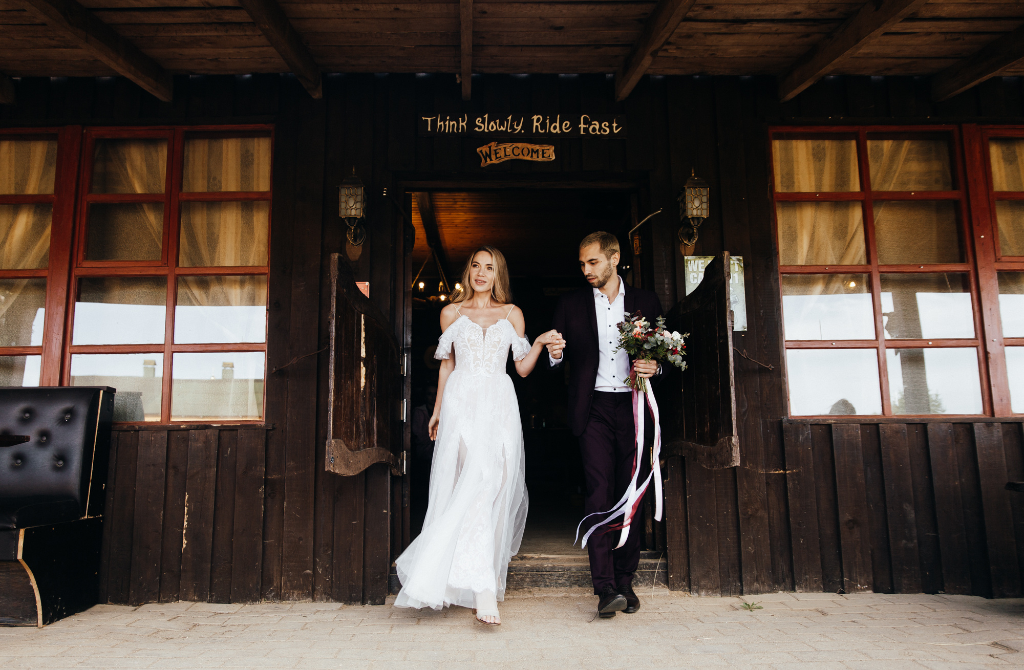 Свадебная фотосессия с лошадьми. Свадебный и семейный фотограф в Москве Андрасюк Елена