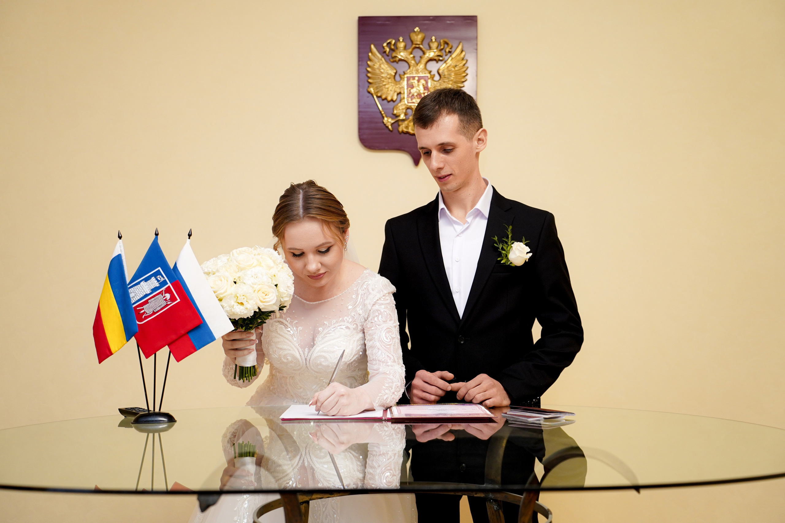 Свадебная фотосессия в ЗАГСе на Западном. Свадебный фотограф в Ростове-на-Дону. Таинство Крещения и Венчания, семейные фотосессии. Алёна Чёботова