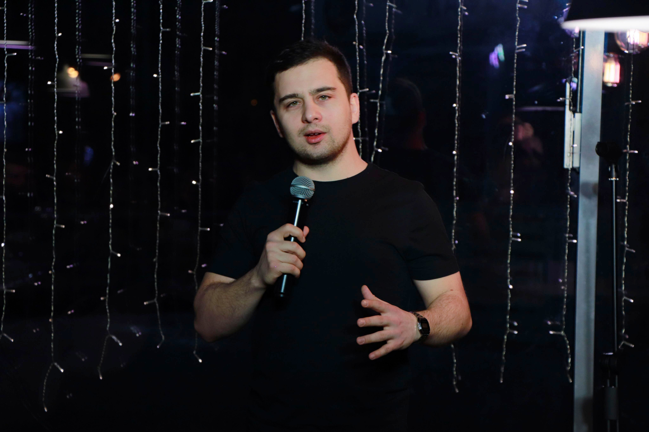 Стендап проект «Всё включено». Лиза Кутанина — профессиональный семейный и портретный фотограф в Жуковском |Съемка в студии | Фотосессии в Жуковском и Раменском