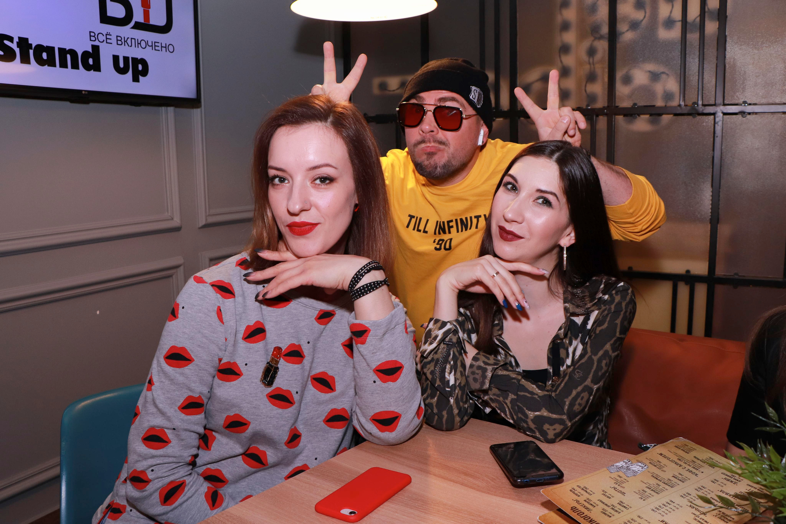 Стендап проект «Всё включено». Лиза Кутанина — профессиональный семейный и портретный фотограф в Жуковском |Съемка в студии | Фотосессии в Жуковском и Раменском