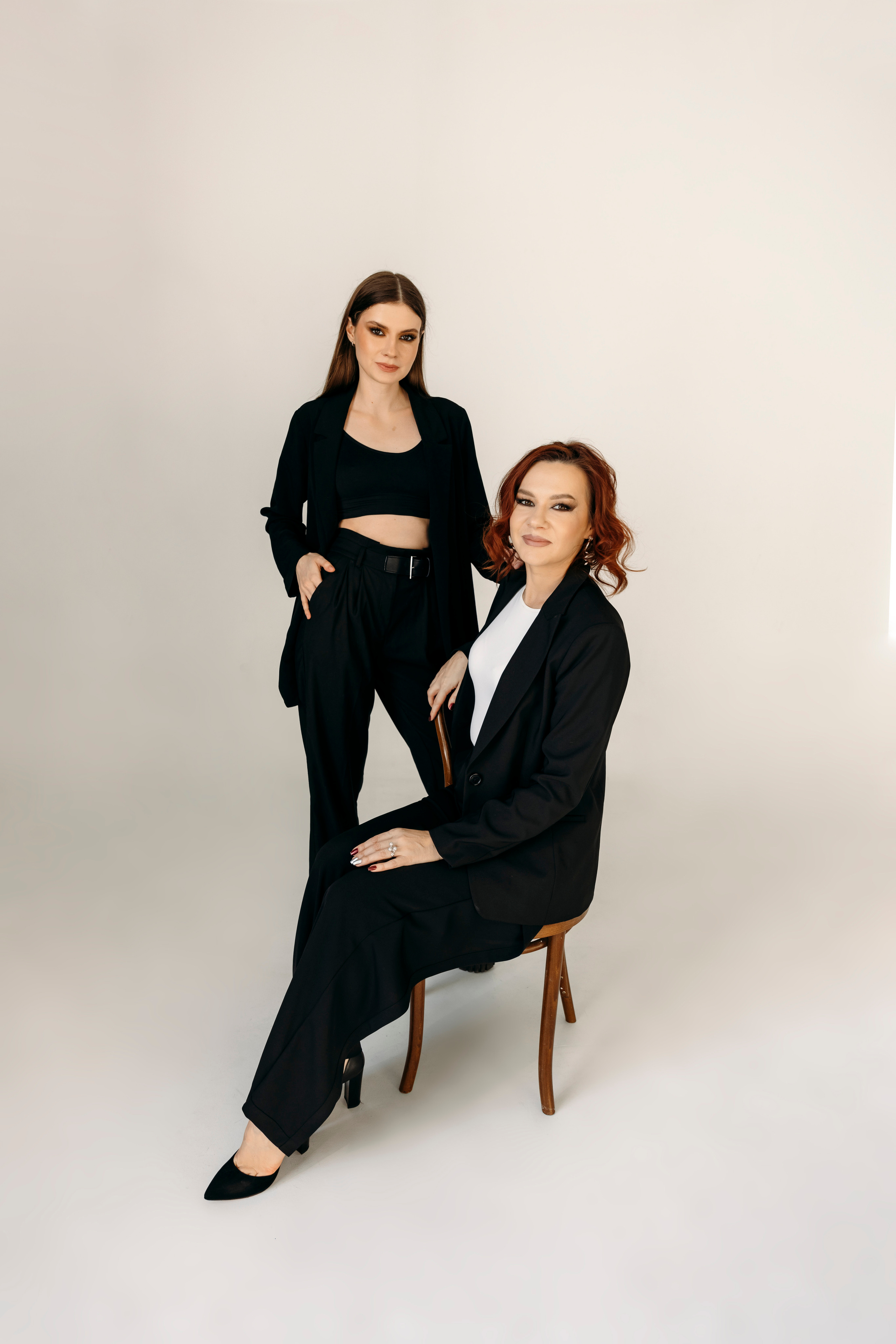 Анна и Лилия. Главная