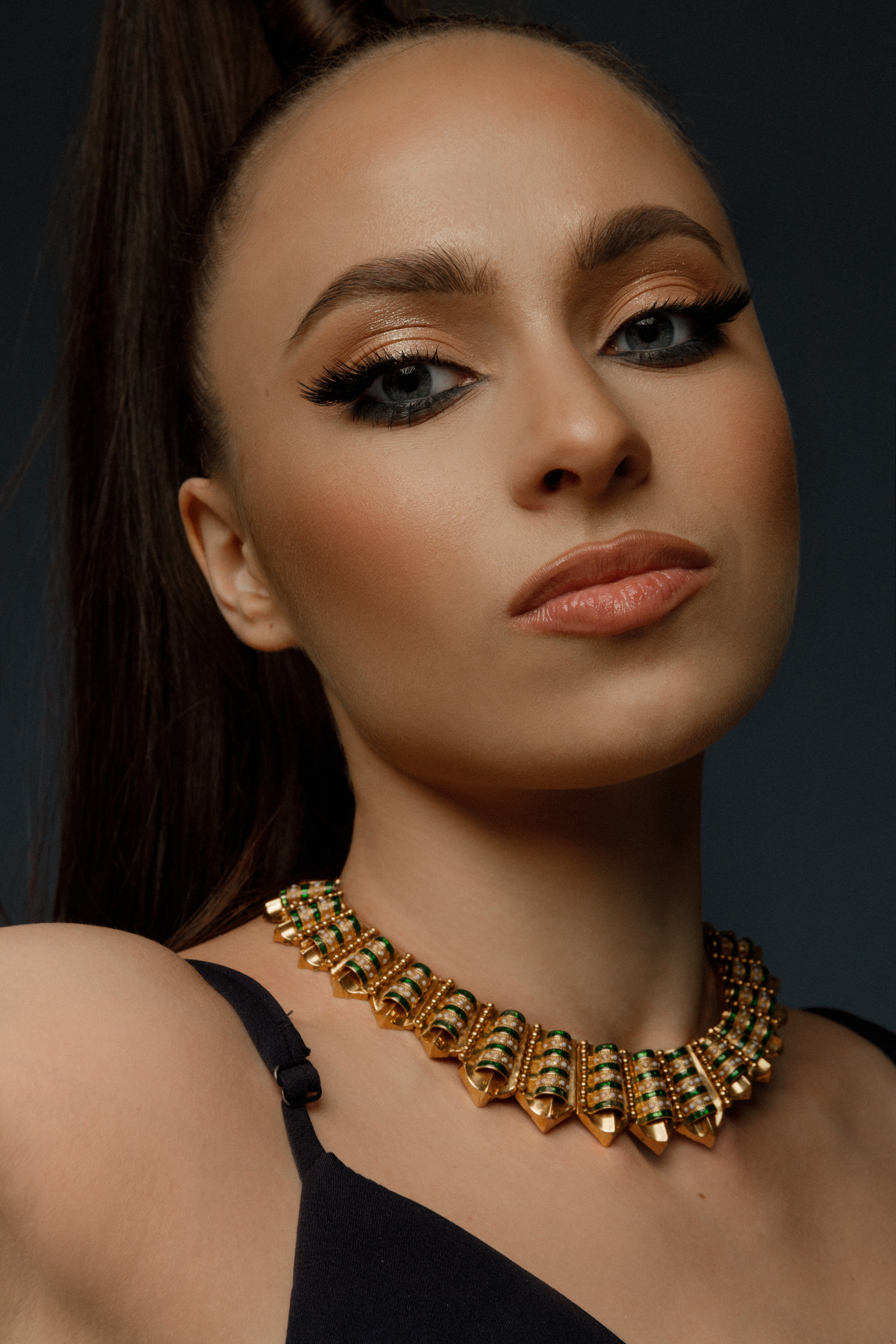 Эмма. Главная