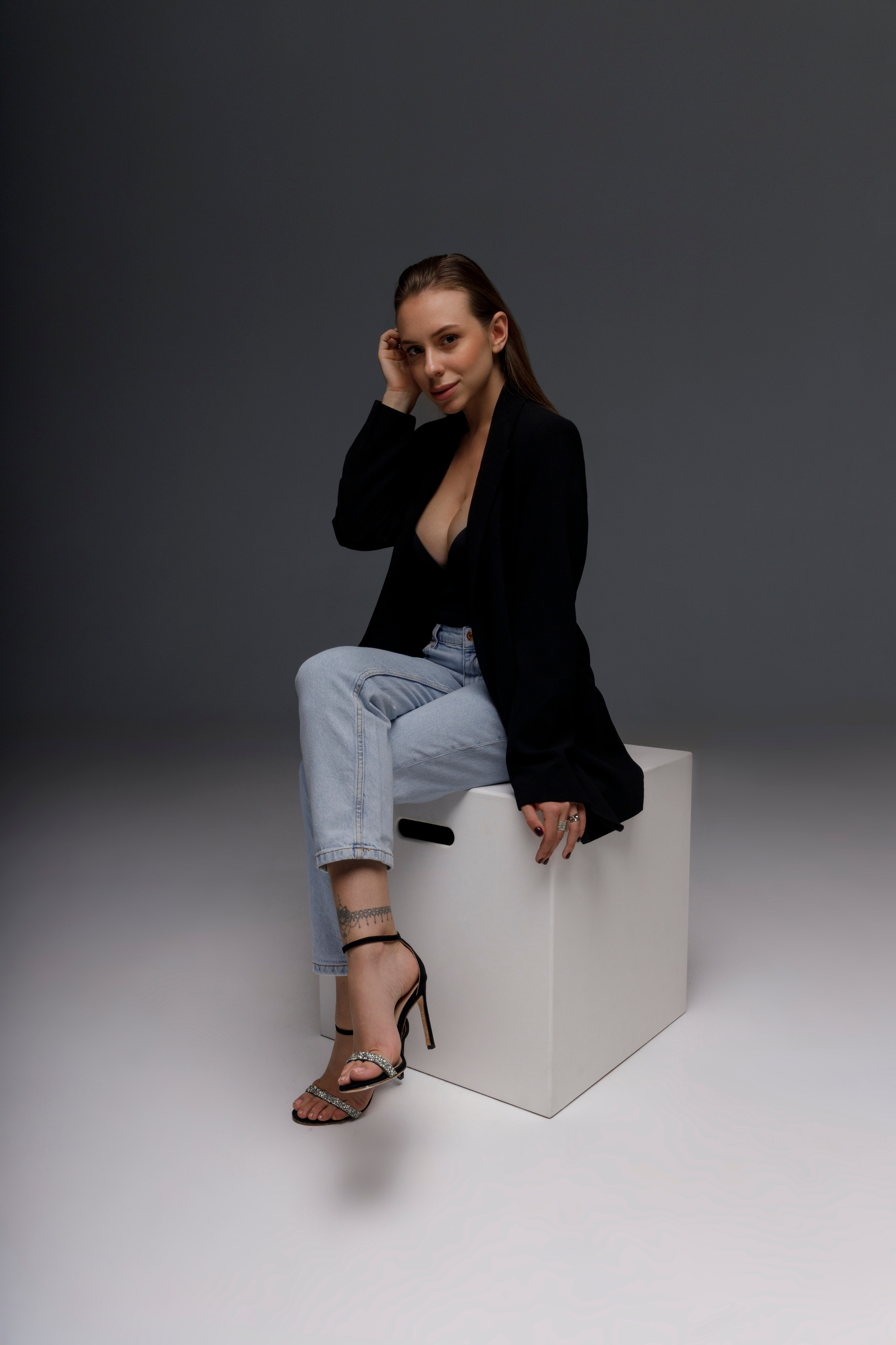 Александра. Главная