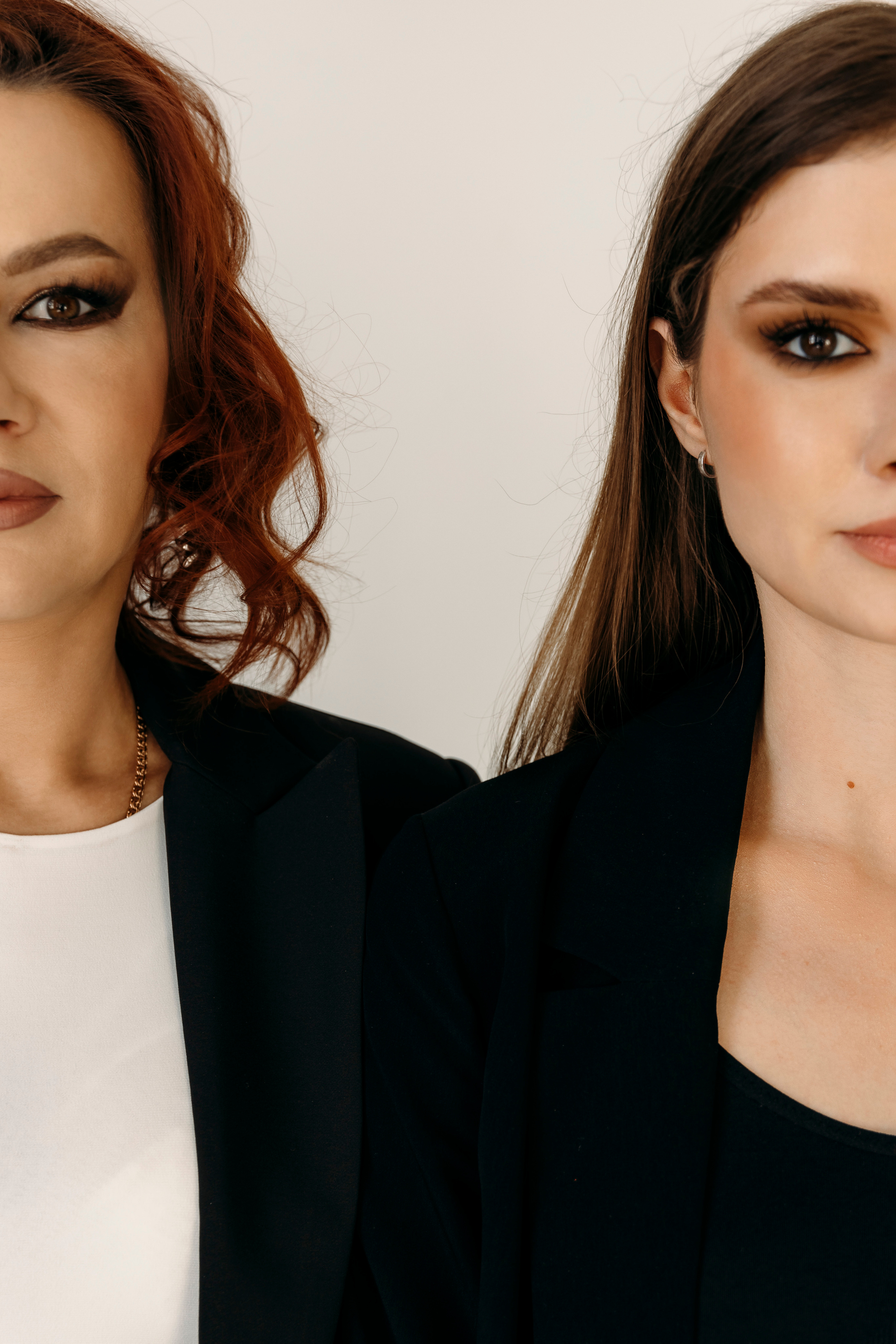 Анна и Лилия. Главная