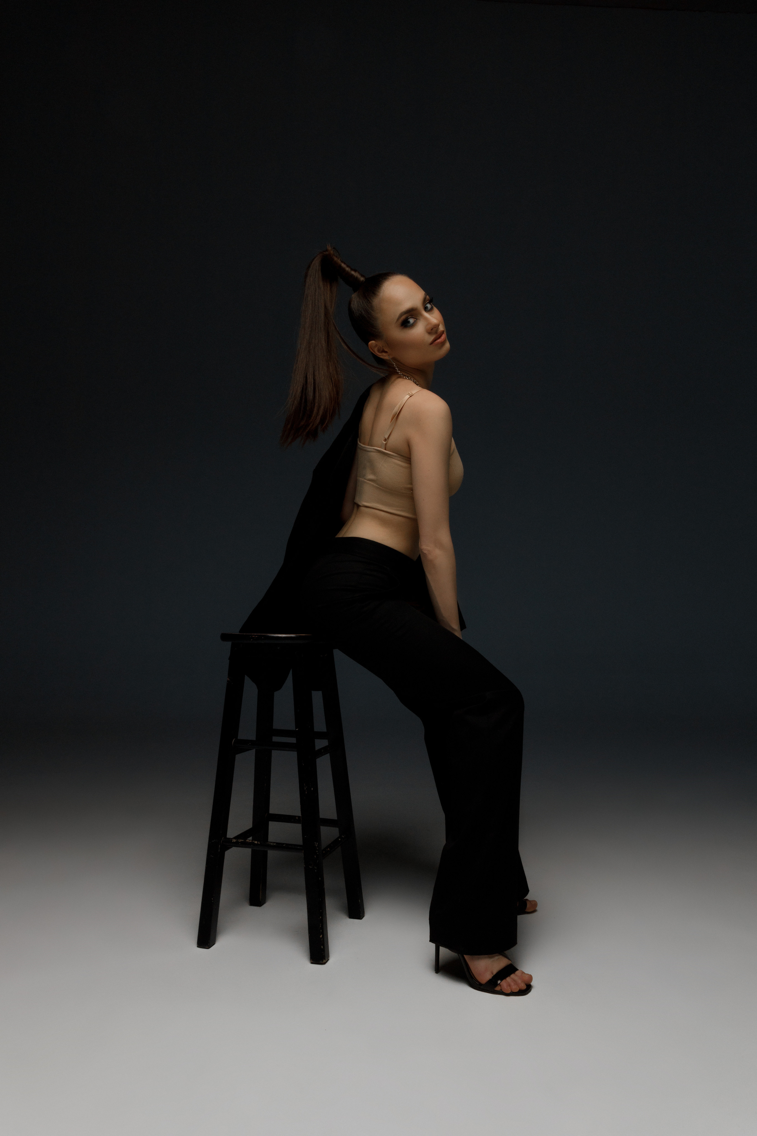 Эмма. Главная