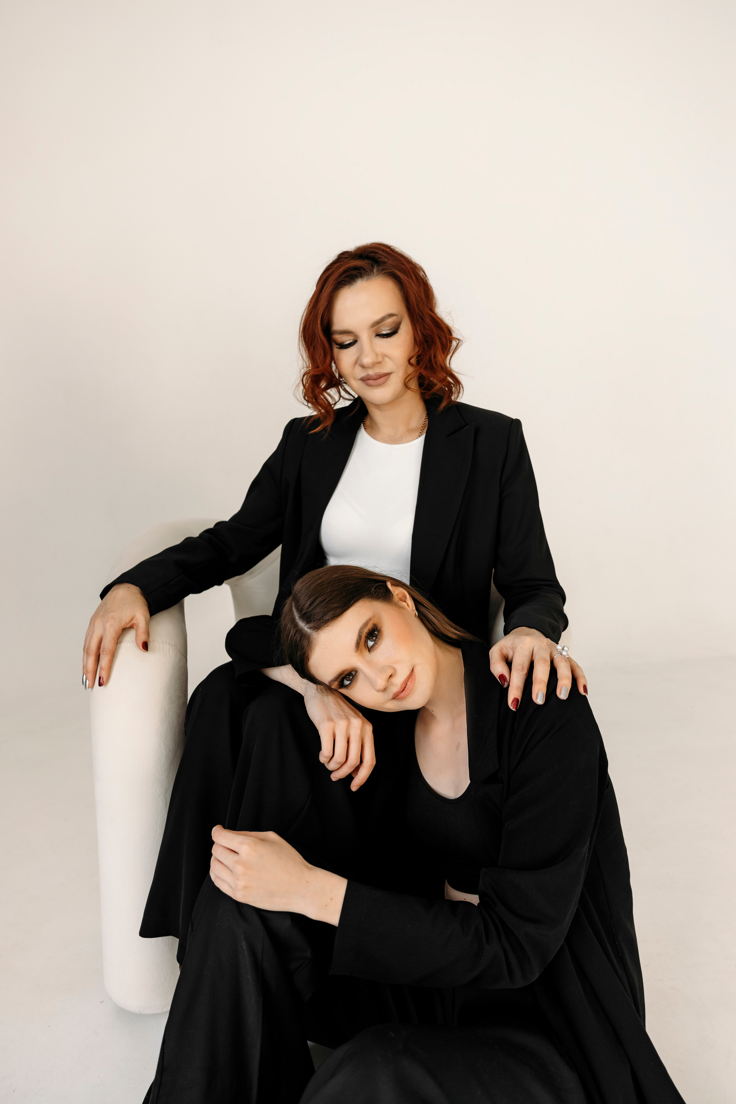 Анна и Лилия. Главная