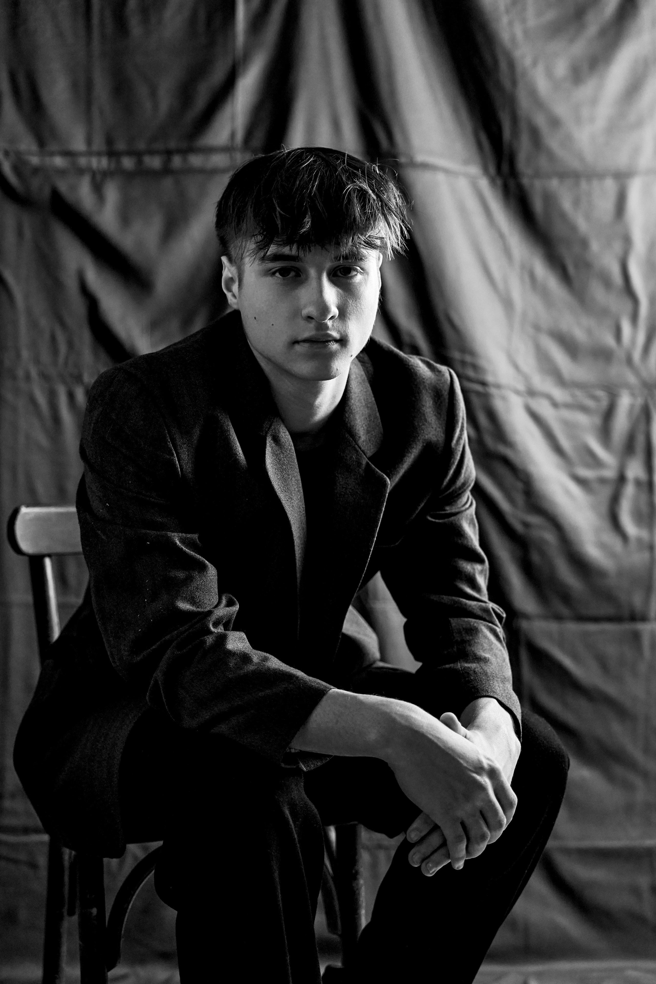 Как позировать мужчин: лучшие ракурсы