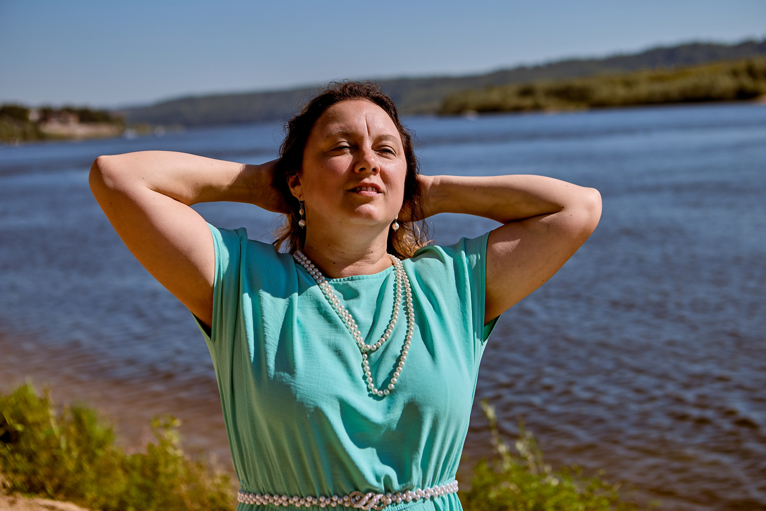 Женский портрет у реки фото Николая Голованова