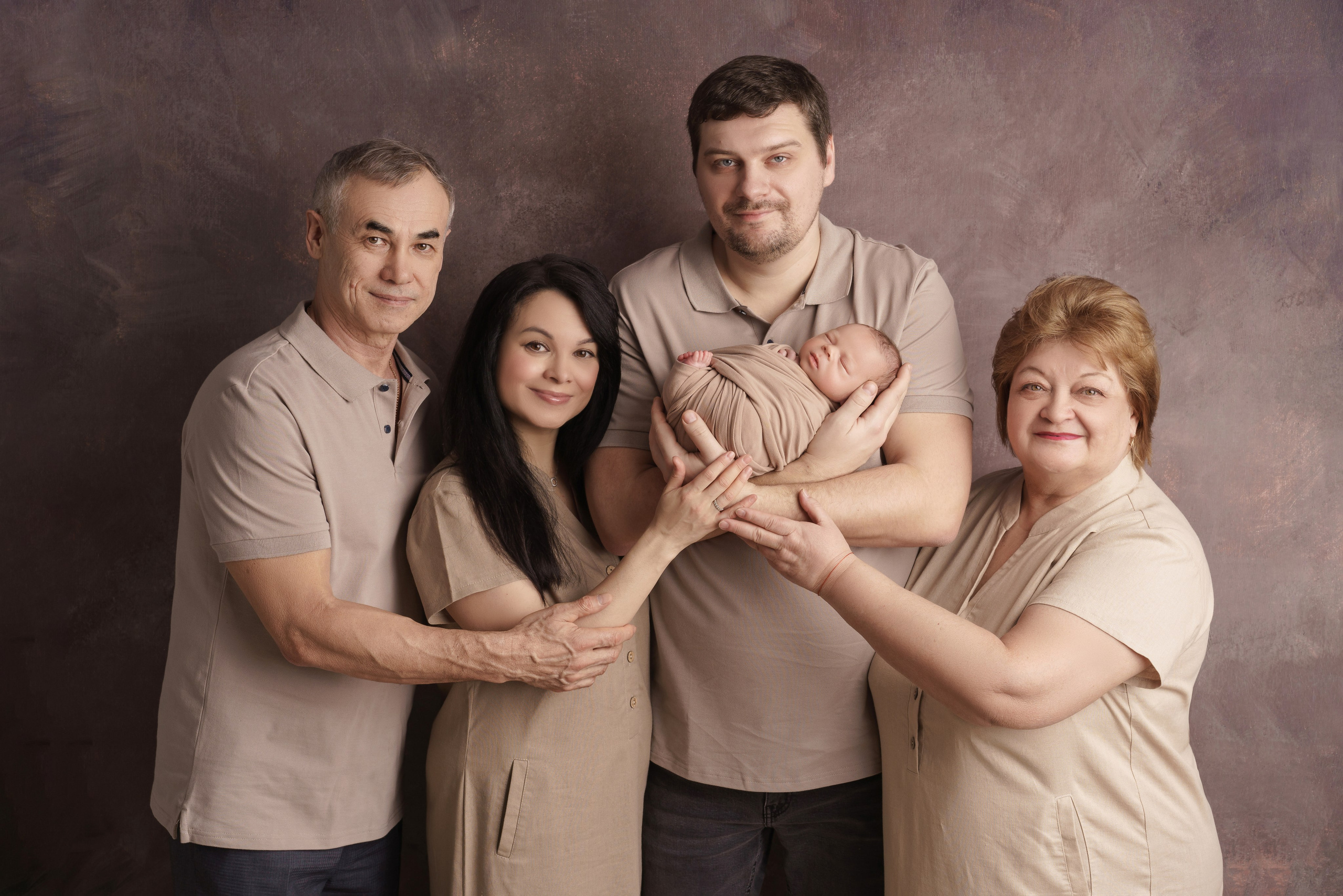 Семейные фотосессии с новорожденными | Трогательные кадры малышей и их близких в Москве и МО. Фотосессия новорожденных в Москве и Московской области | Профессиональный фотограф newborn — Татьяна Иванова