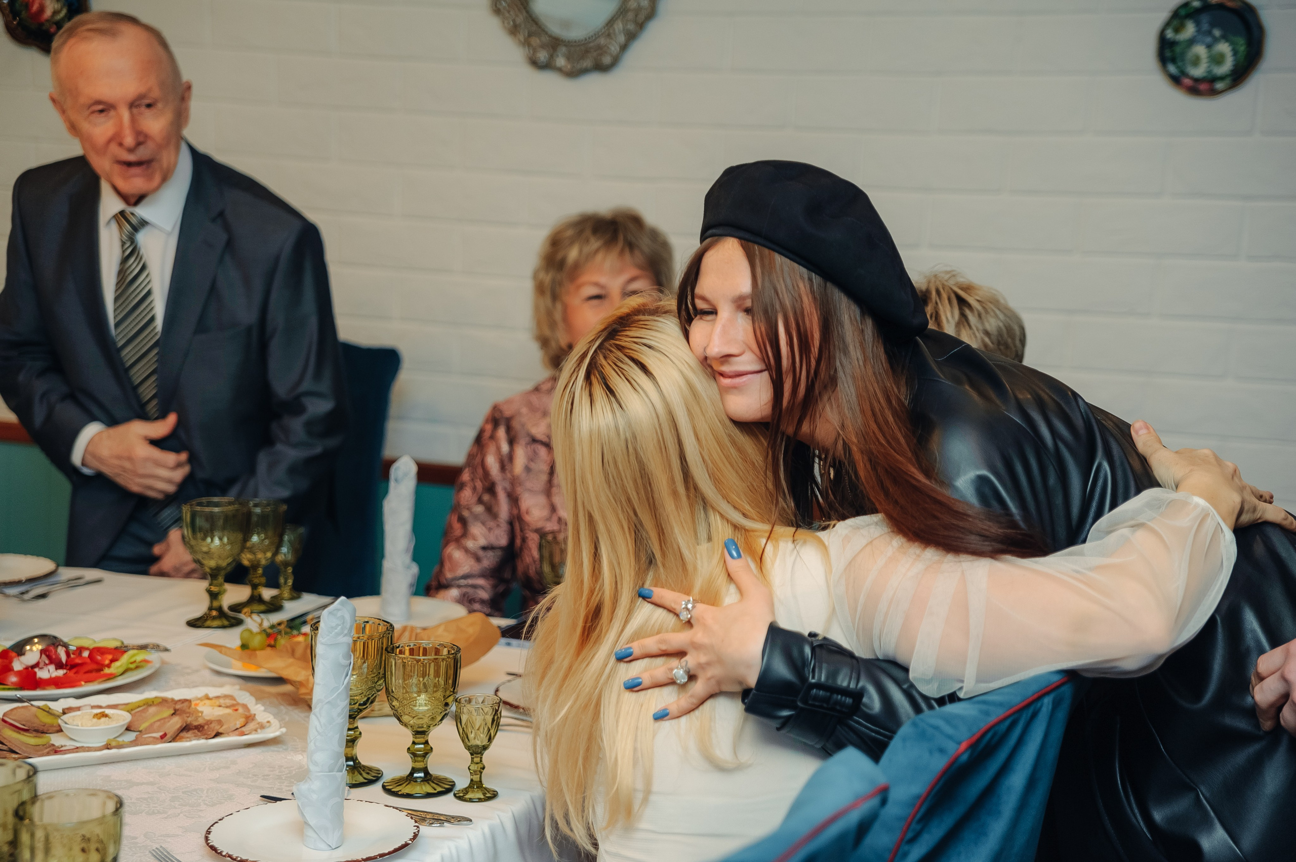 Тихий семейный праздник в ресторане Подкова. Свадебный фотограф в Екатеринбурге Артём Зайнетдинов