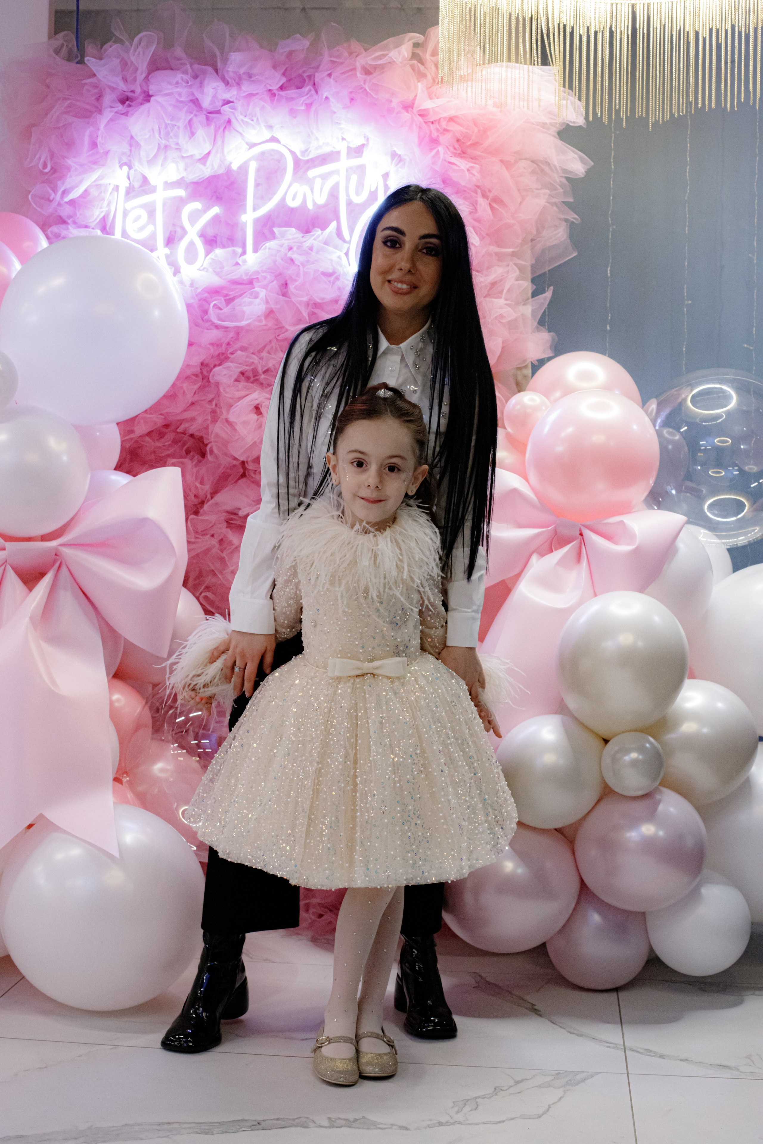 ASIA'S BIRTHDAY PARTY. Photokarish