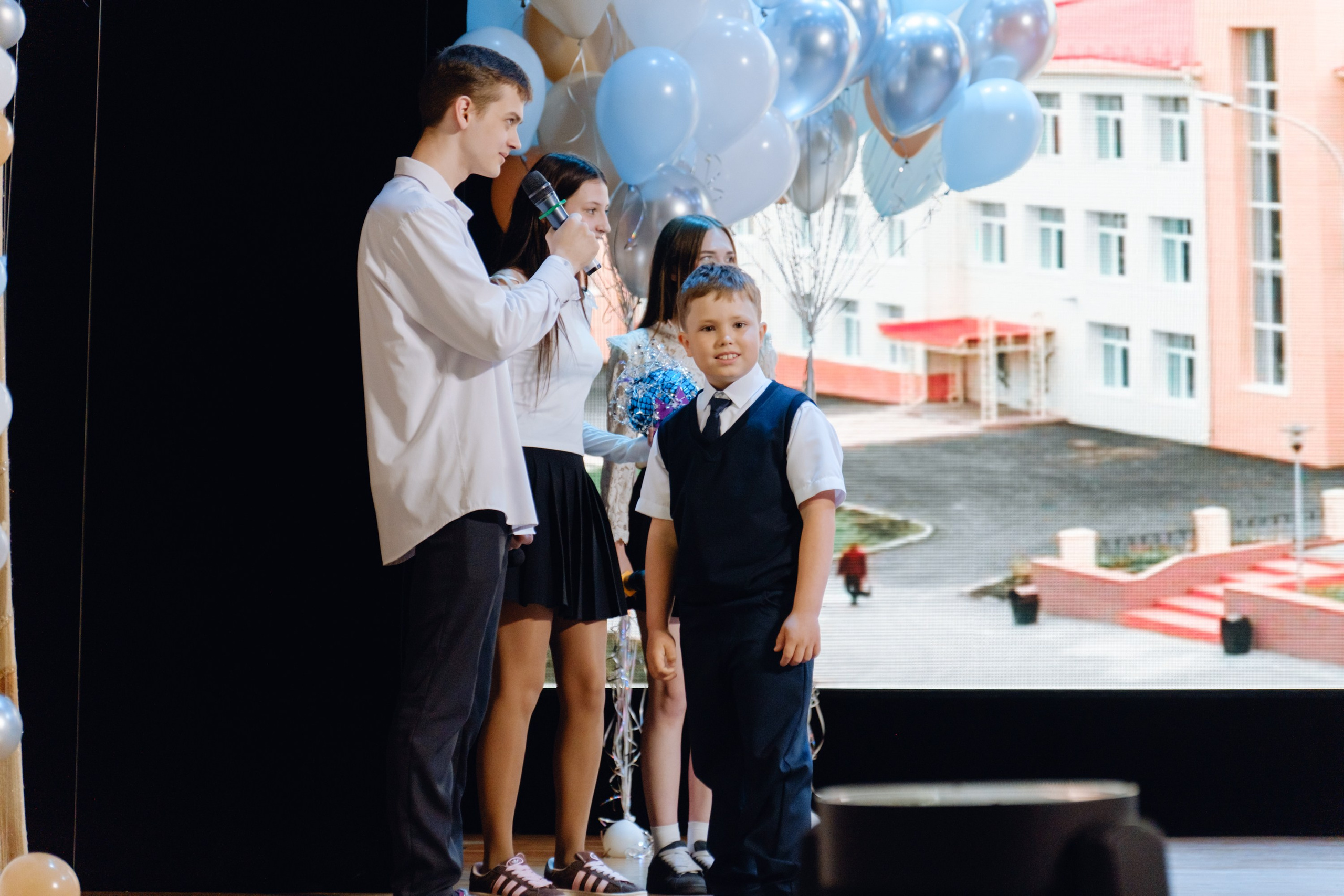 Последний звонок 11 класс. Фотограф Софья Володкина