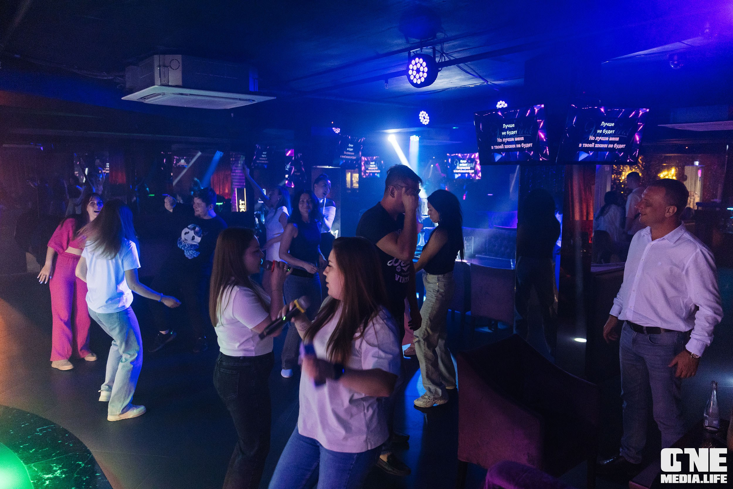 Фоторепортаж из караоке-клуба Эйфория. One Media Life: фоторепортажи, фотоотчеты с мероприятий и заведений