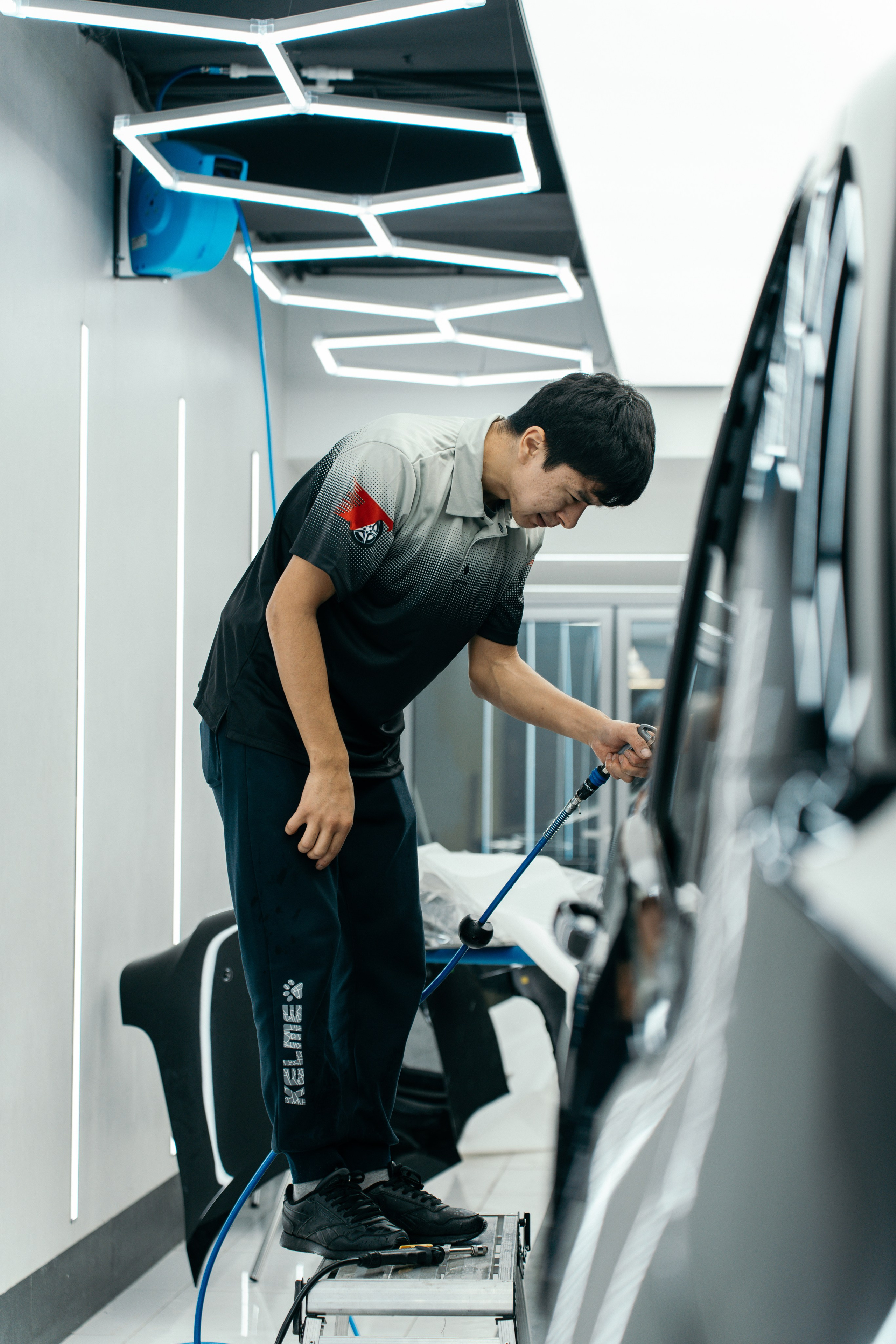 Triumph Car Services. Photographer based in moscow Peter Tchana