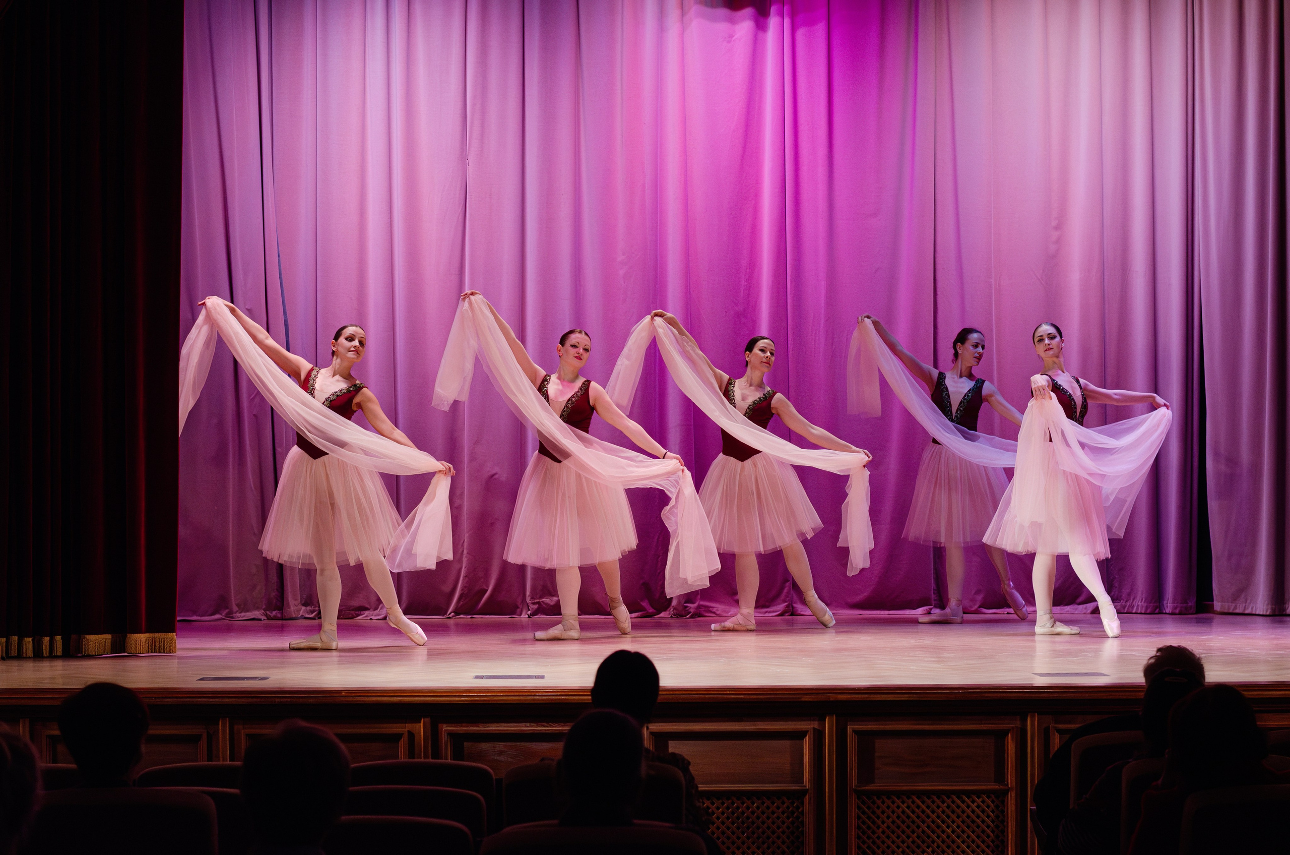 Балет, танец (концерты, уроки, репетиции, закулисье танцующих детей и взрослых). Портретный и репортажный фотограф в Санкт-Петербурге Варвара Жукова
