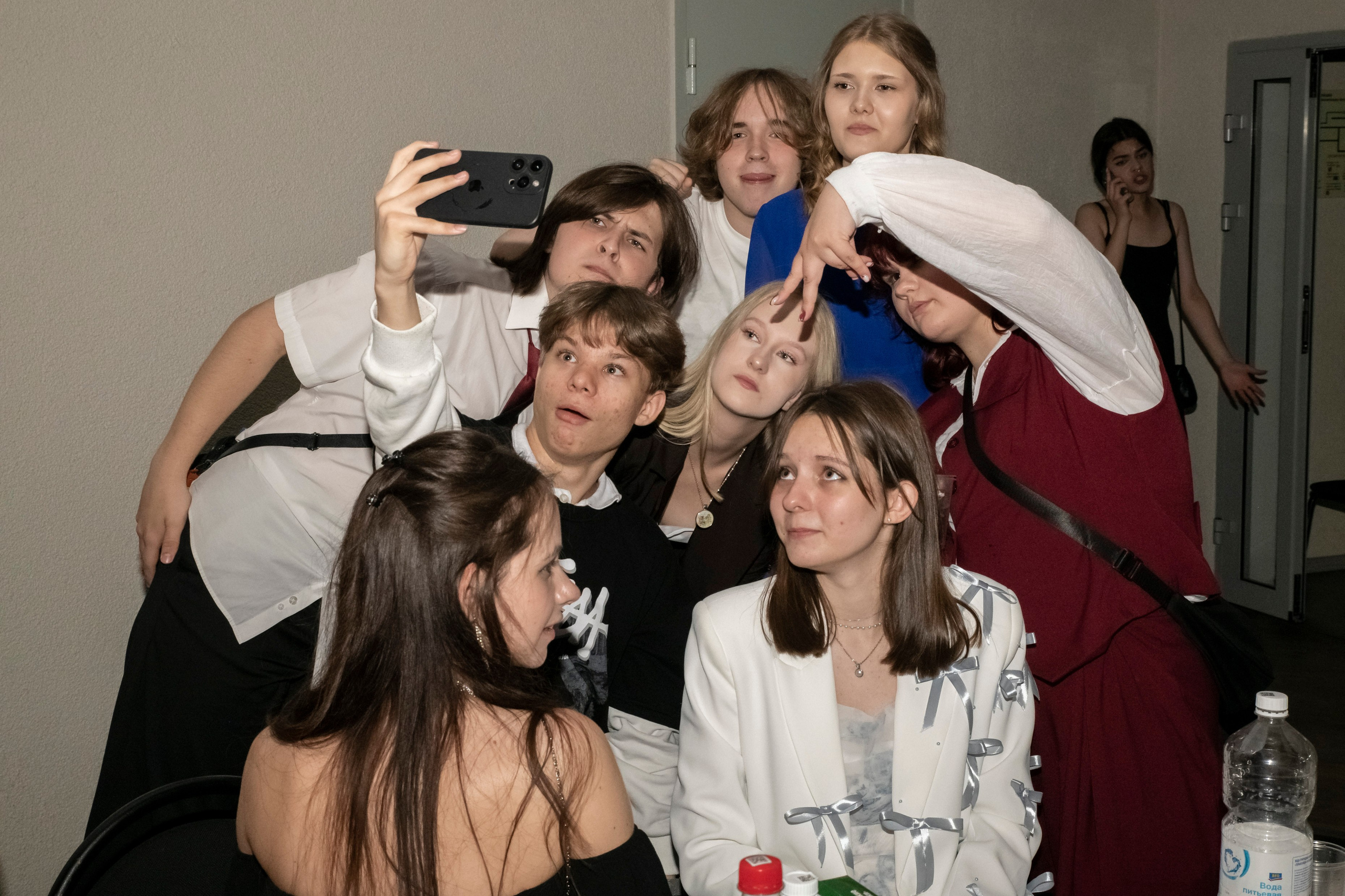 Вручение аттестатов 9В школа № 18 ДК «Октябрьский». Фотограф в Волгограде и Волжский Наталья Рылькова