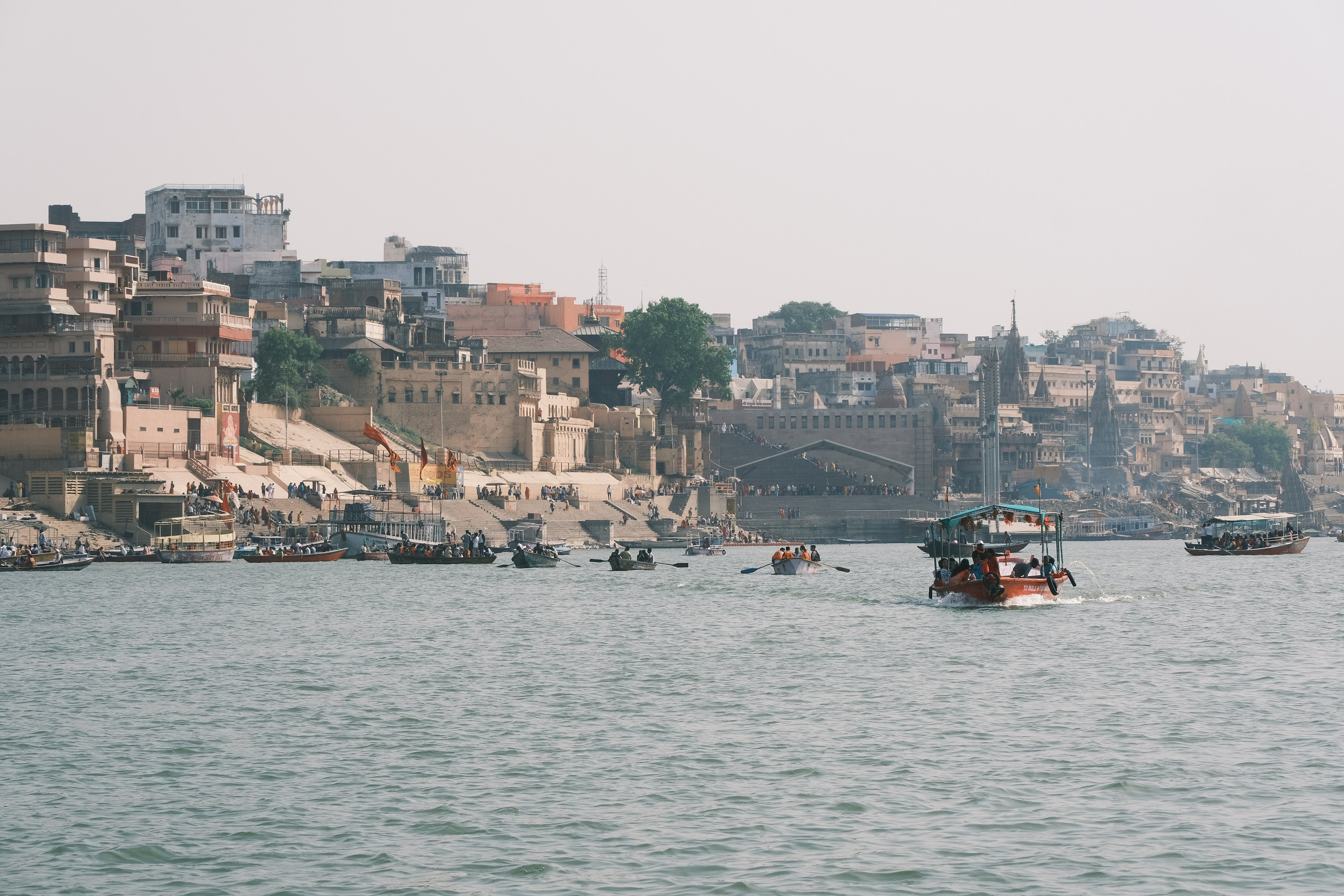 VARANASI. Https://www.instagram.com/paparrazzio