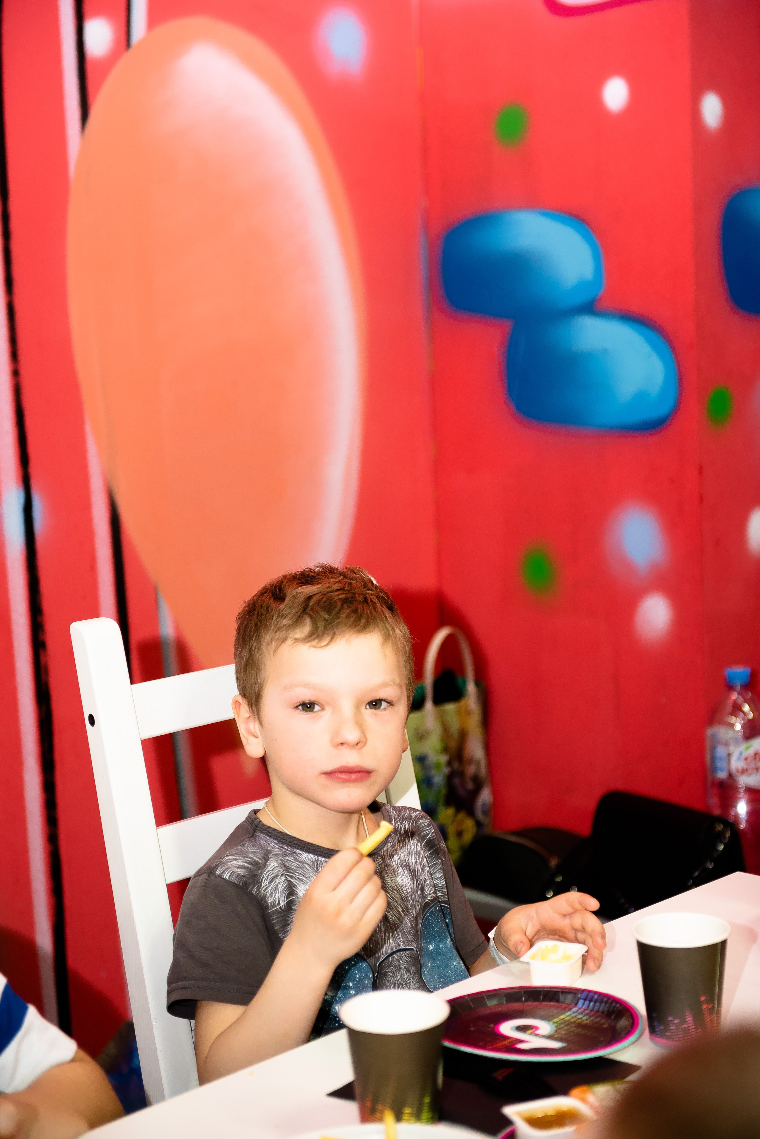 ДР Родиона в детском центре. Репортажный фотограф в Москве Alena Sfotkaet