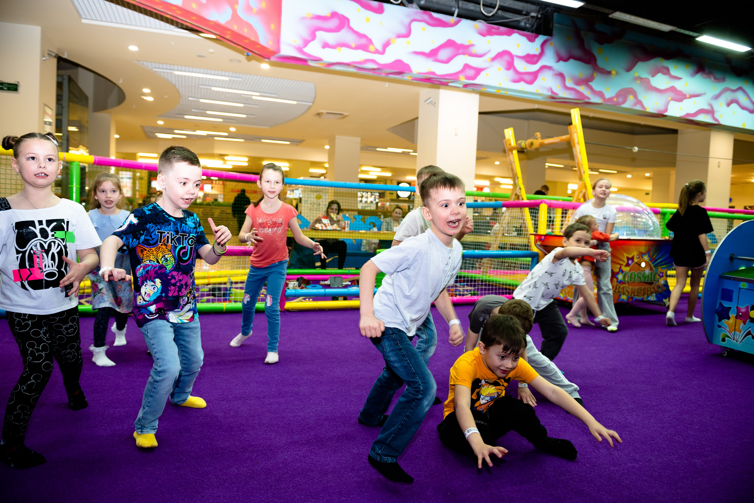 ДР Родиона в детском центре. Репортажный фотограф в Москве Alena Sfotkaet