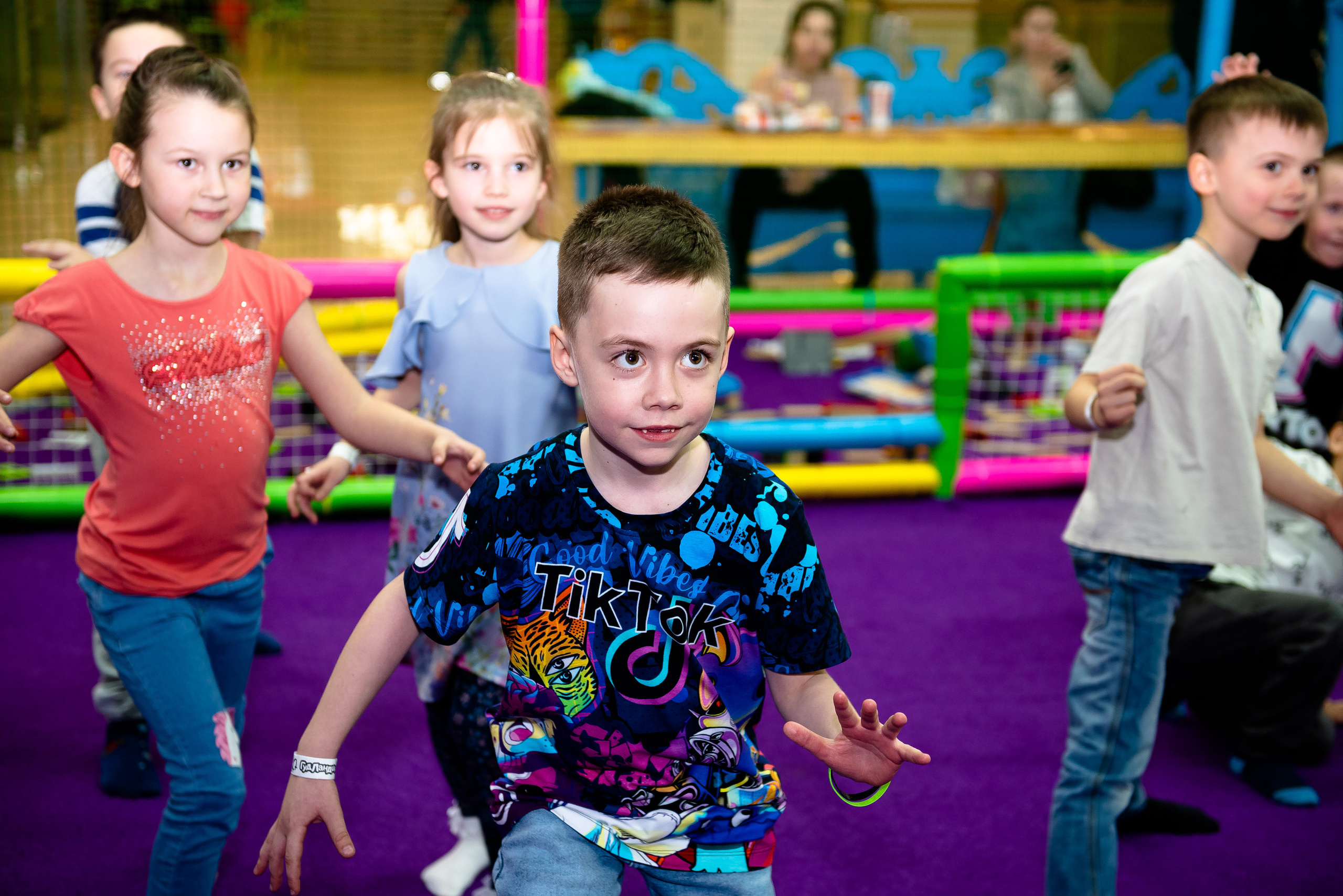 ДР Родиона в детском центре. Репортажный фотограф в Москве Alena Sfotkaet
