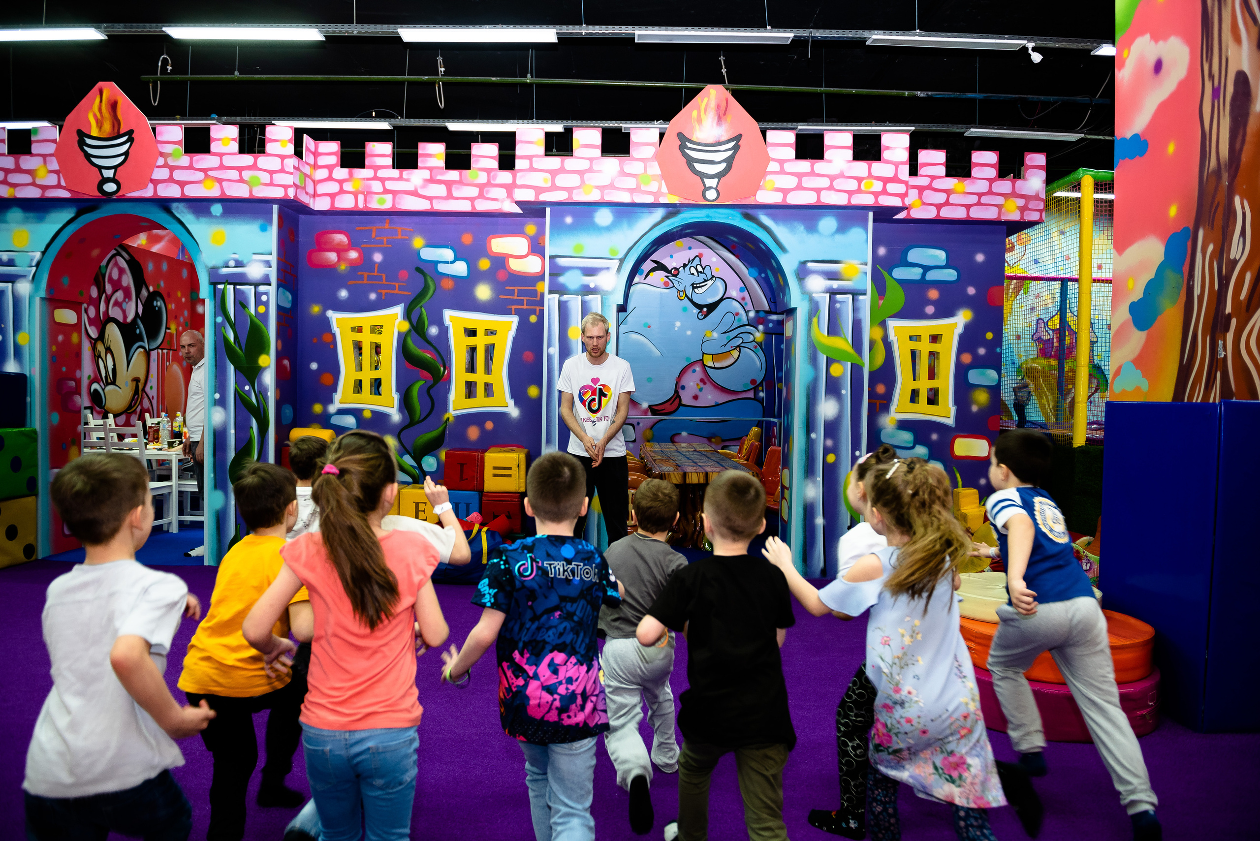 ДР Родиона в детском центре. Репортажный фотограф в Москве Alena Sfotkaet