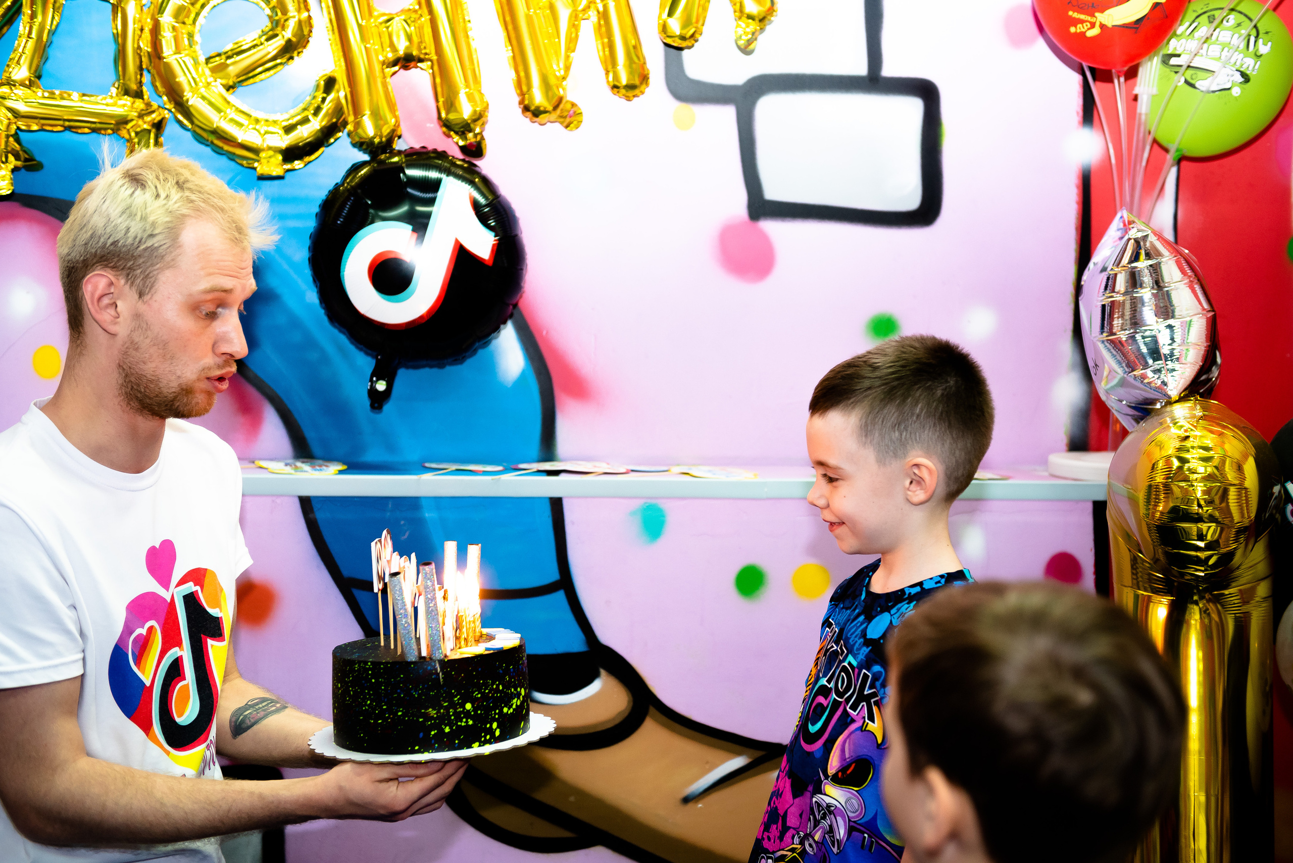 ДР Родиона в детском центре. Репортажный фотограф в Москве Alena Sfotkaet