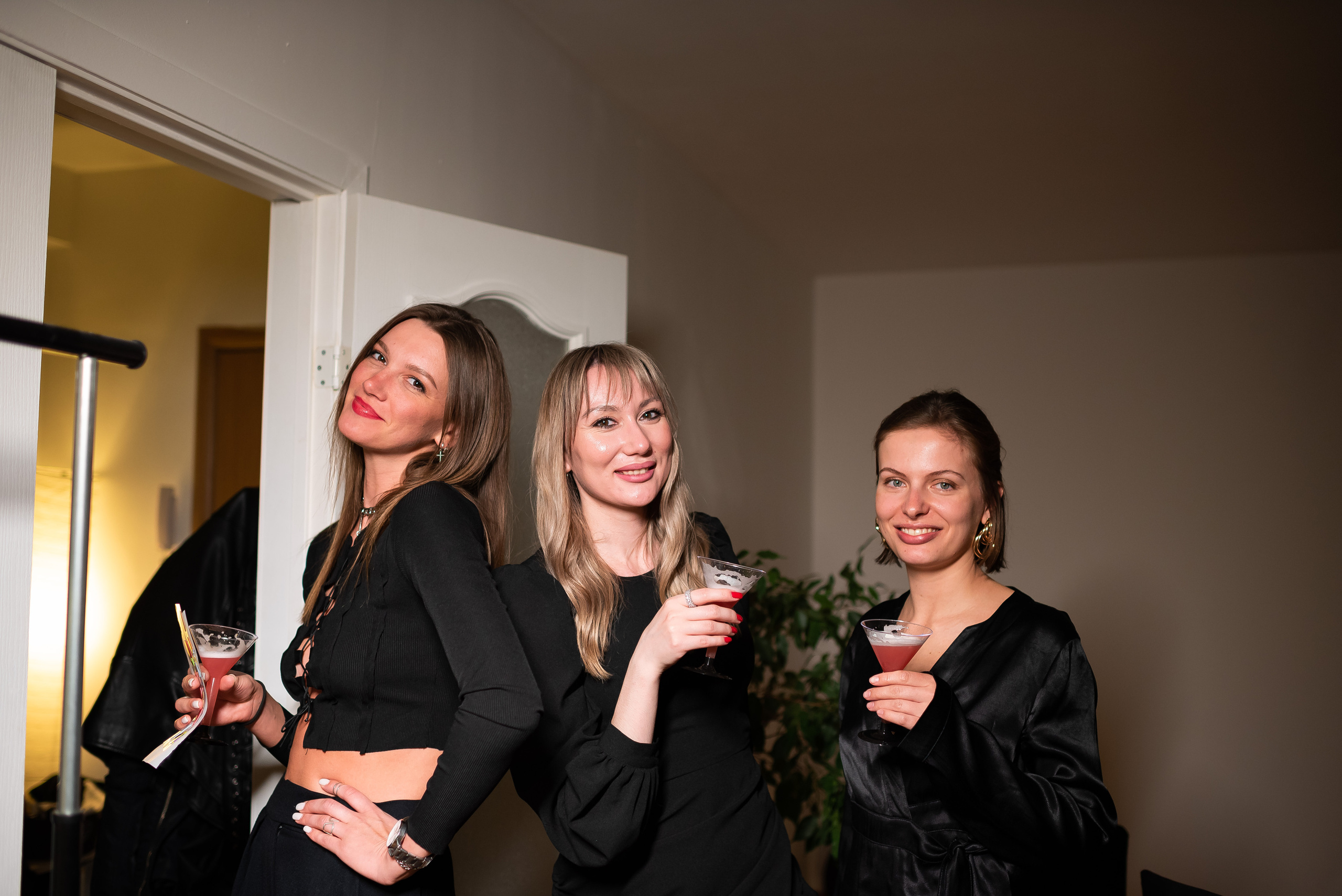 Blackparty дома у Юлии. Репортажный фотограф в Москве Alena Sfotkaet