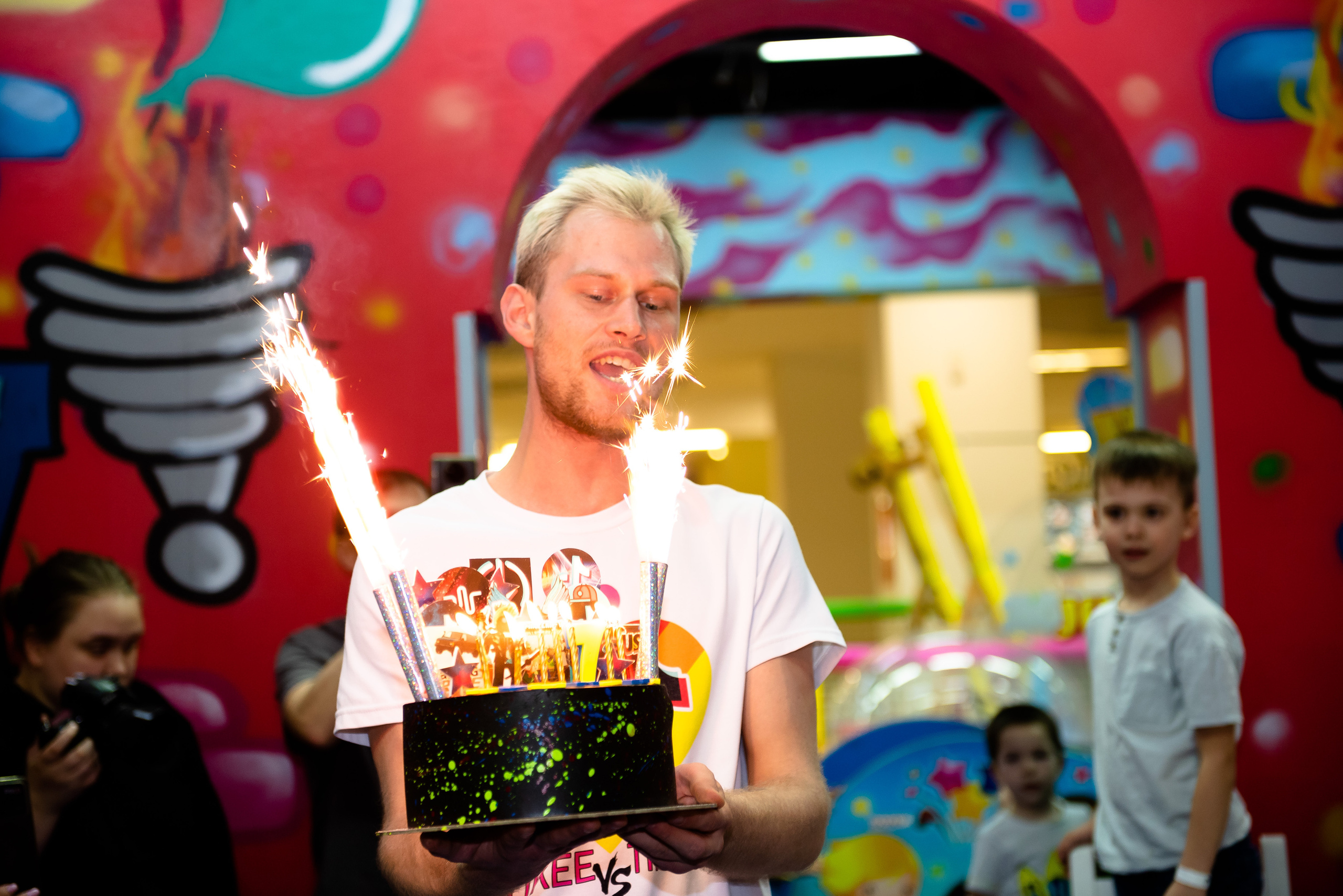 ДР Родиона в детском центре. Репортажный фотограф в Москве Alena Sfotkaet