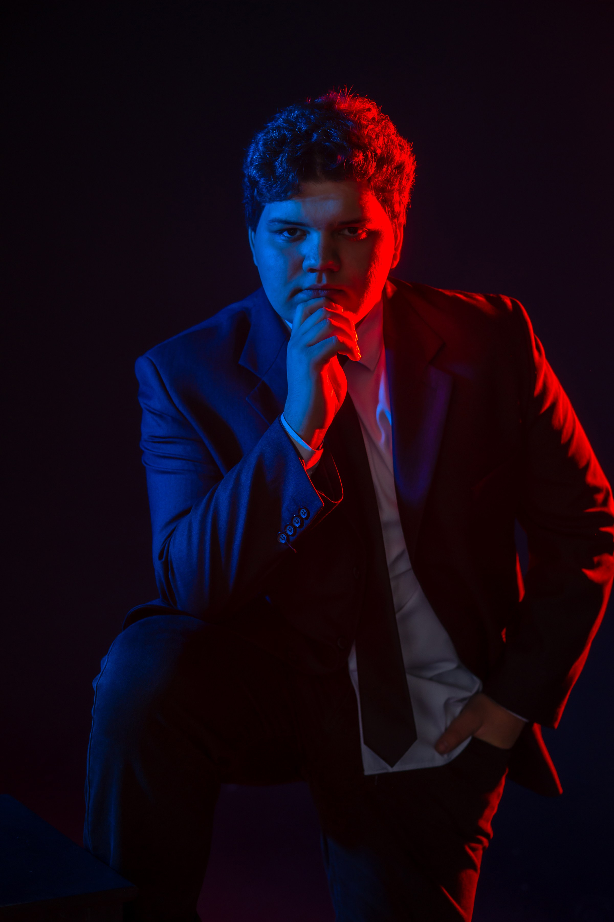 Студия. Черная циклорама с цветной подсветкой. Ольга Плаксина фотограф в Саратове