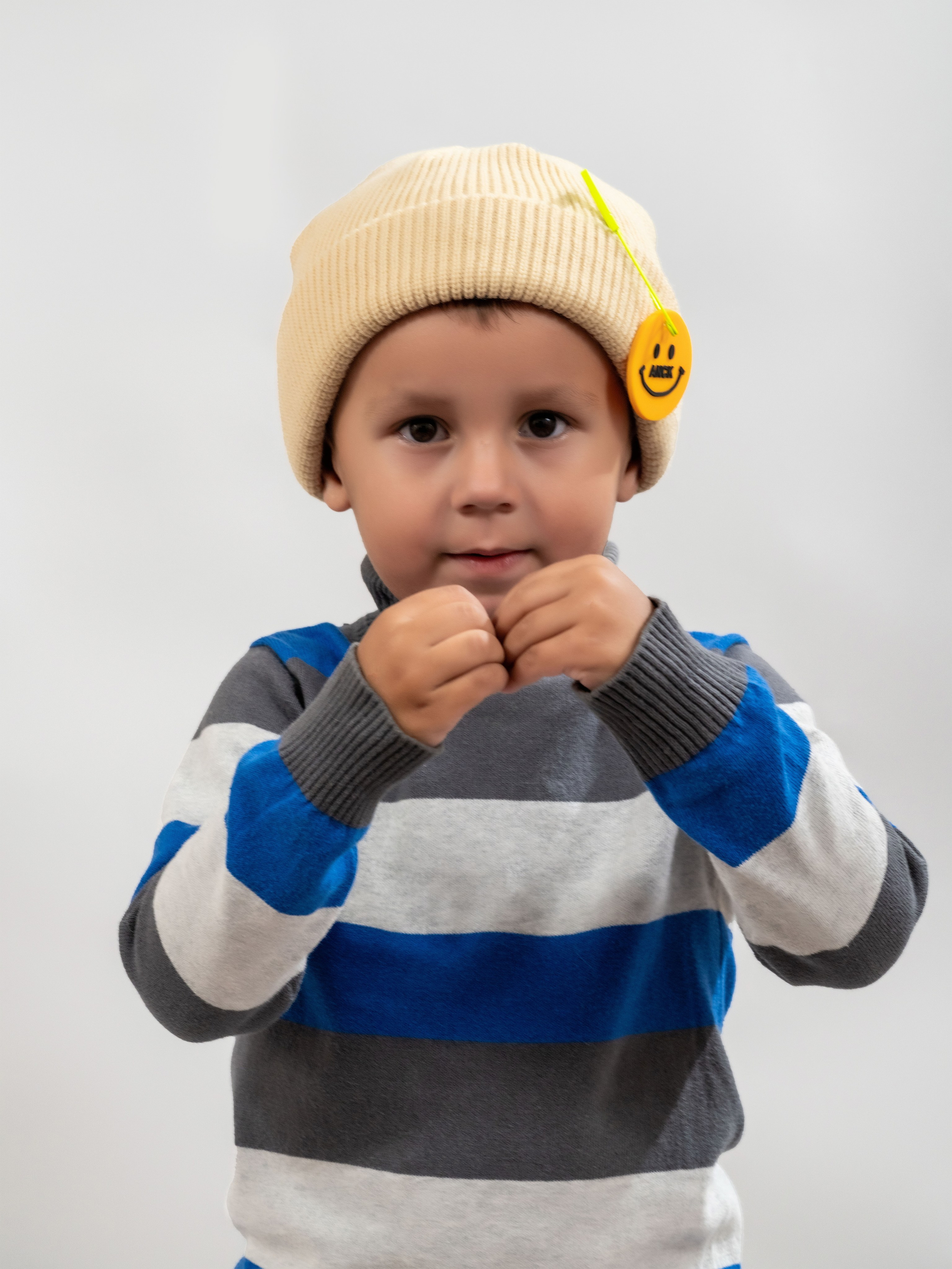 Детские шапочки, съемка для маркетплейсов, модельная съемка. Олейник Денис — предметный фотограф, фотограф для маркетплейсов в Казани