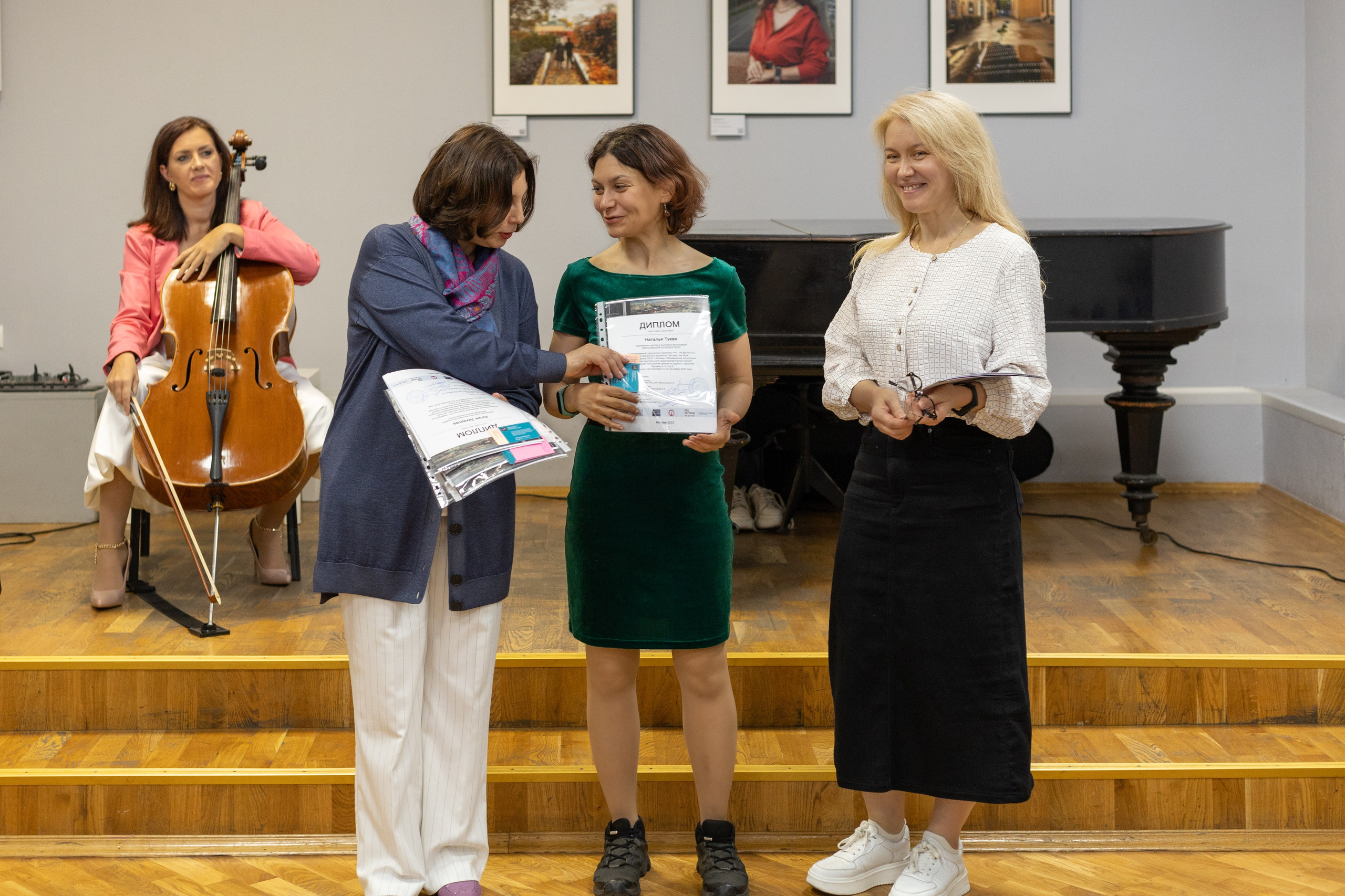 МОСКОВСКИЙ КАЛЕЙДОСКОП. Reportage, architectural, fine art photographer Lena Melnikova in Moscow