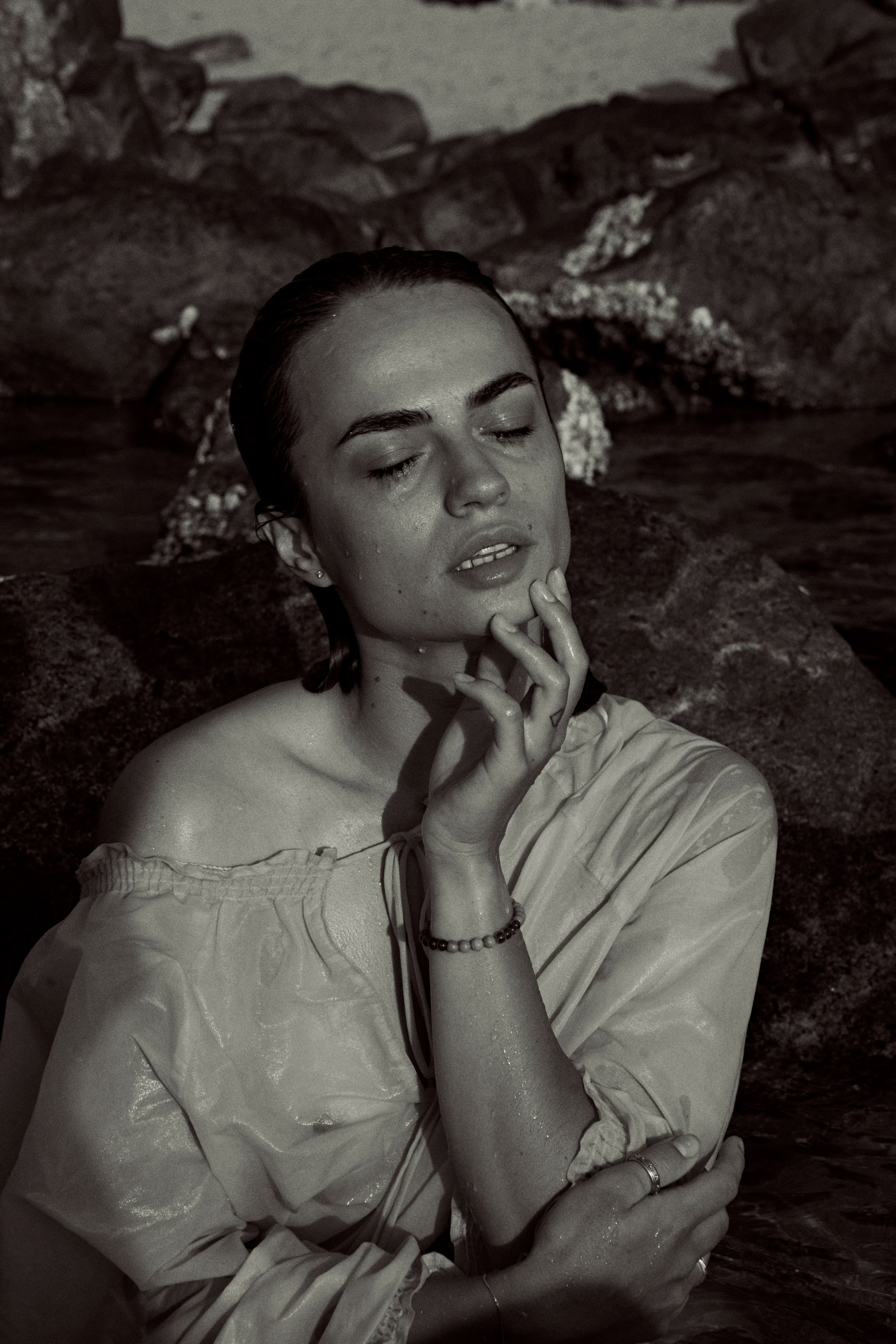 NIKA. Yekaterinburg, Sochi, Istanbul, Tiflis-Bshari Zaana’da fotoğrafçı