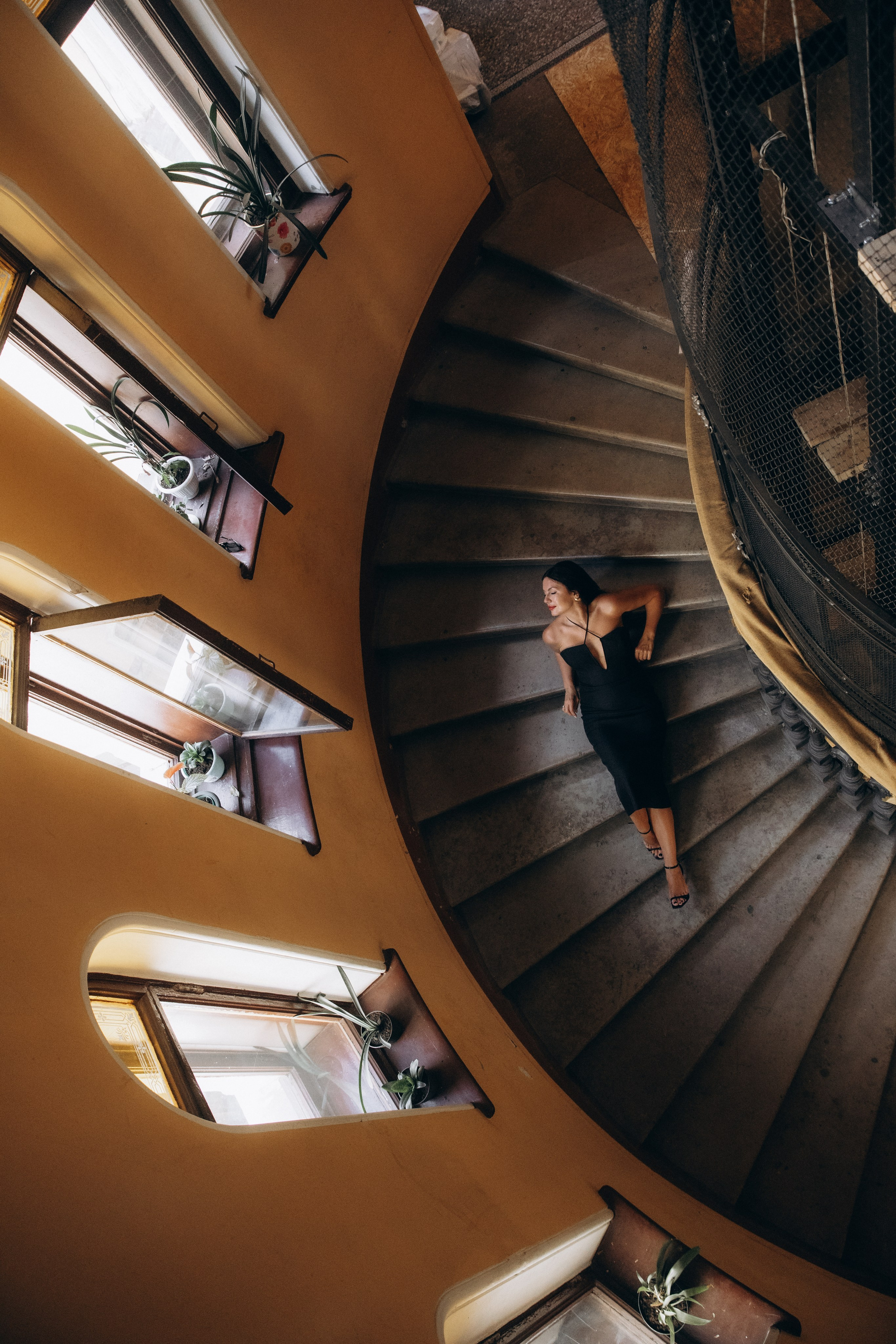 Ольга, прогулка по Фонтанке и фотосессия в парадной Ромашка. Фотограф в Санкт-Петербурге Разиля Идиятуллина