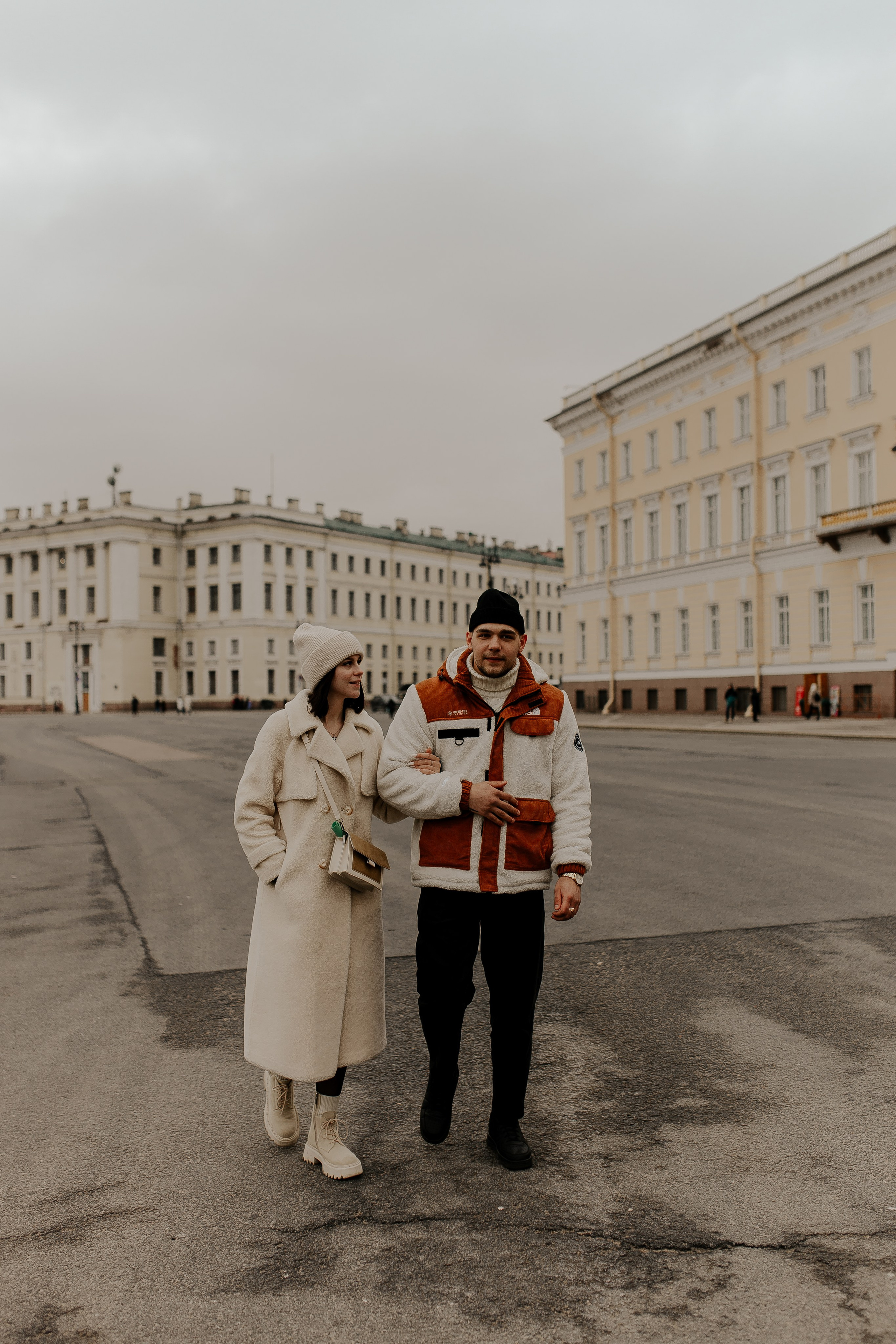 Lovestory на дворцовой площади. Фотограф в Санкт-Петербурге Лиза Семченкова
