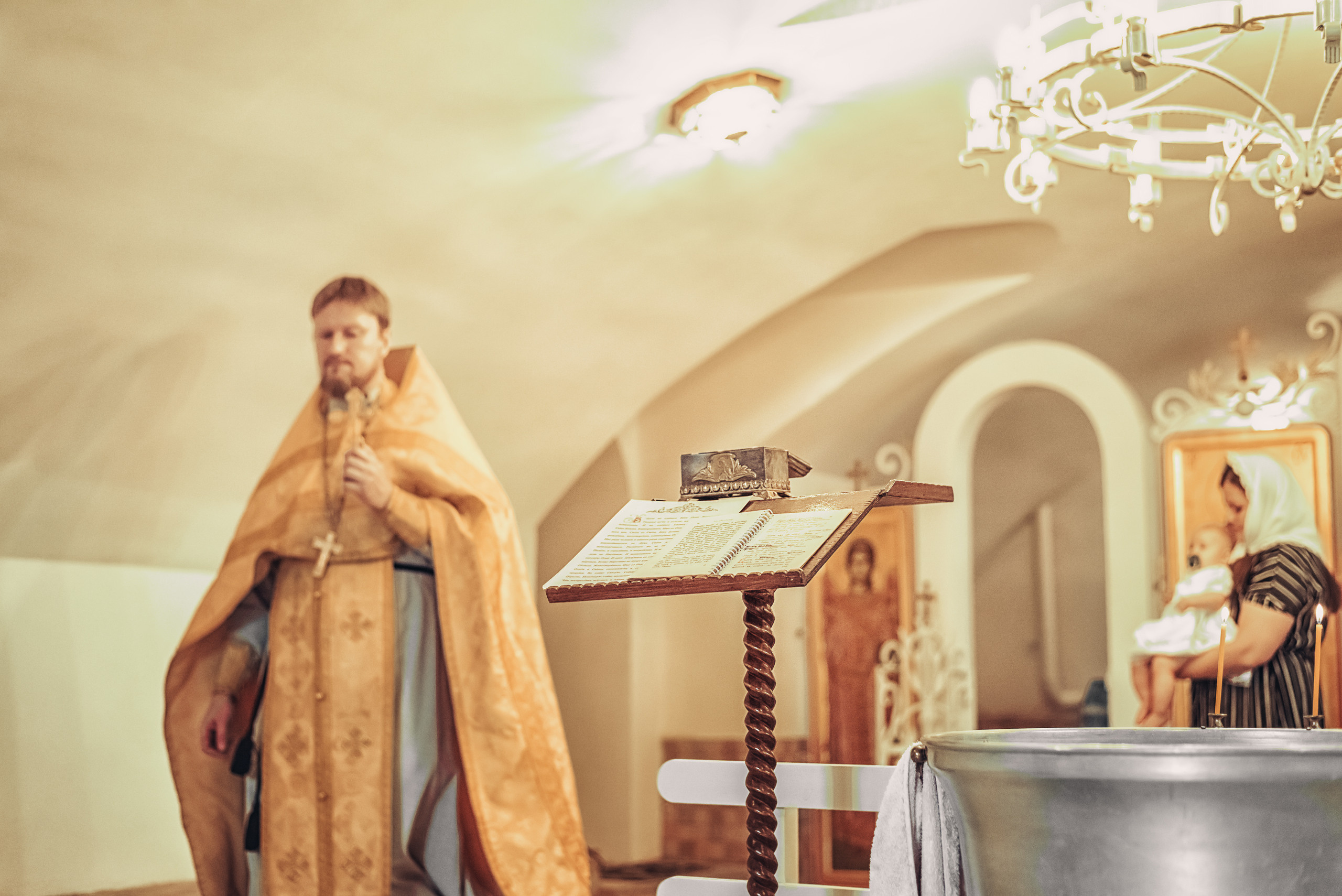 Крещение Валерии //// Церковь Благовещения Пресвятой Богородицы. Семейный и детский фотограф в Туле