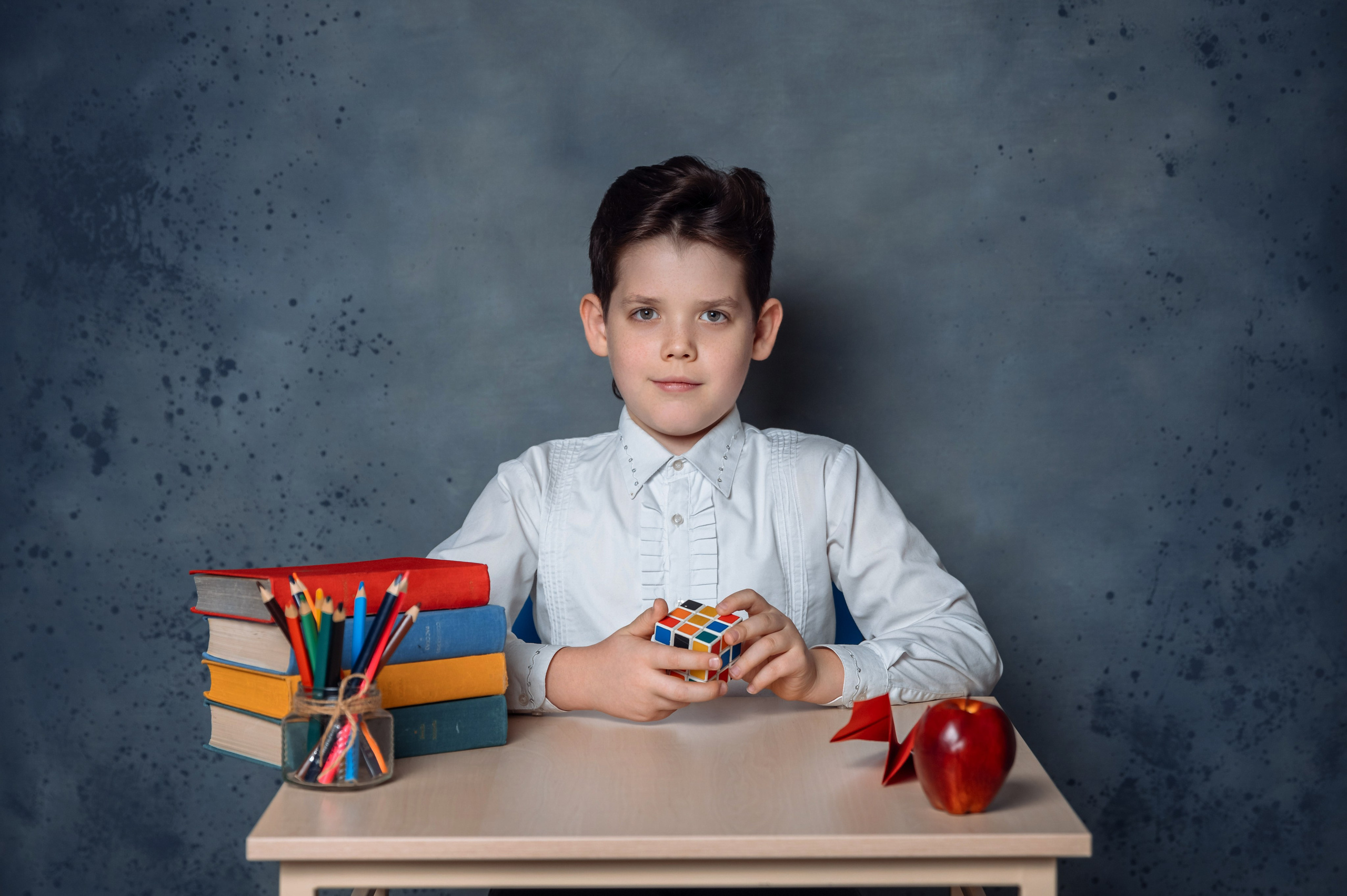 Начальные классы. Выпускные школьные фото­альбомы для школ и детских садов в Волгограде и Волжском