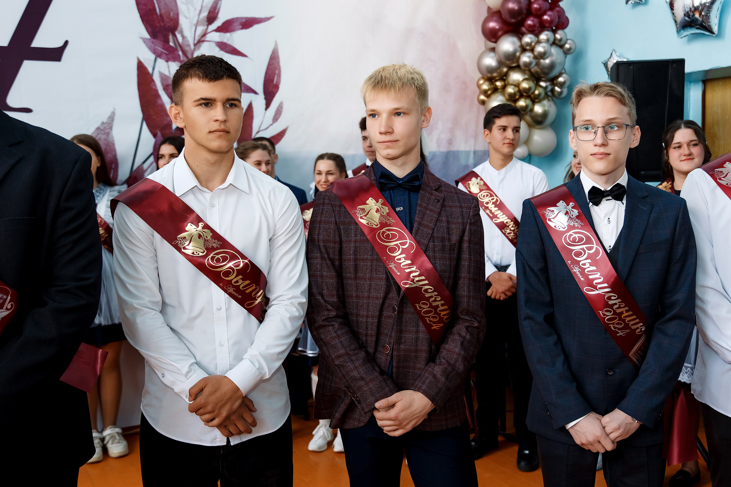 11 класс Последний звонок. Фотограф Любовь Корниенко, Примоский край